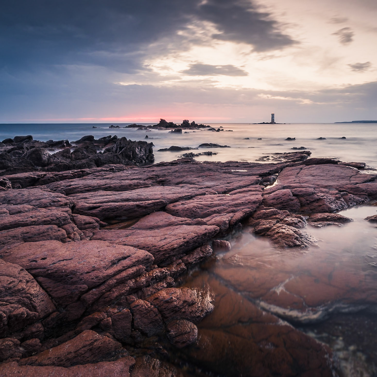 Mangiabarche - Red Stones in the Sunset (1:1)