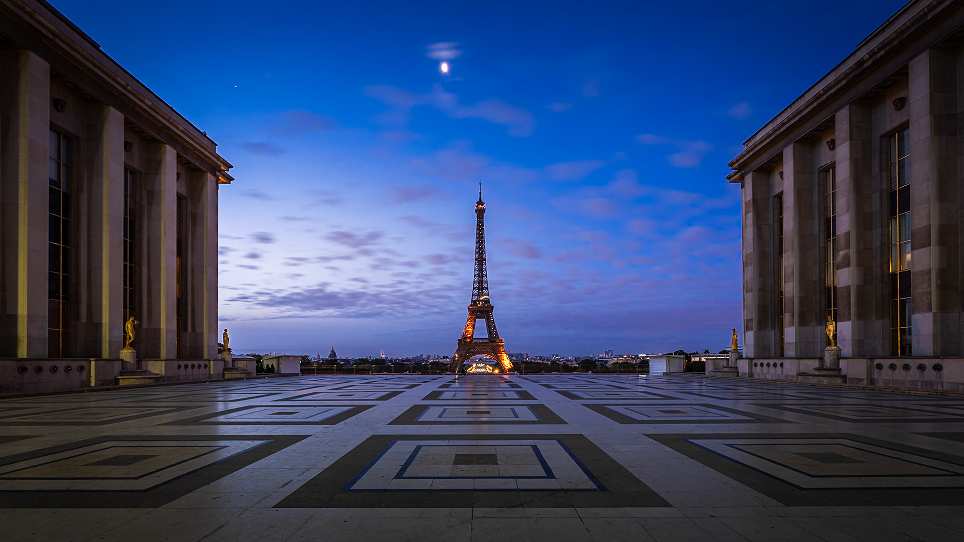 Paris - Imperfect Alignment (9:16)