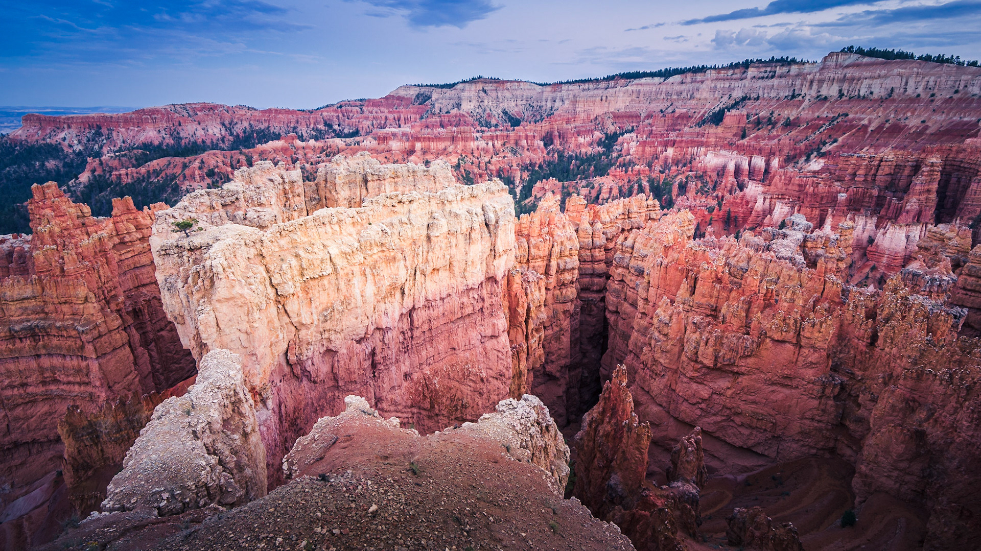 Bryce Canyon - Mass and Void (9:16)