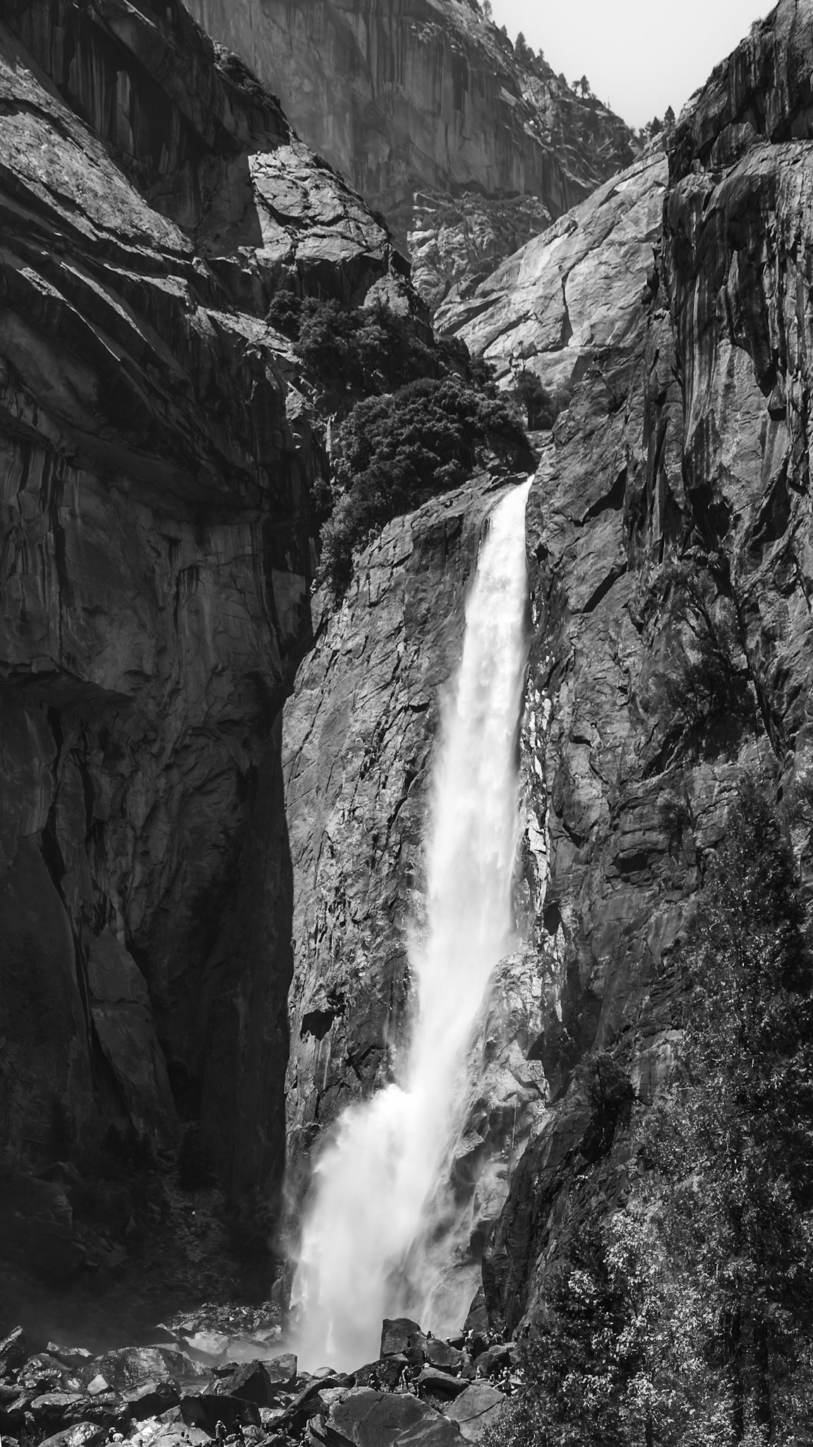 Yosemite Falls - Human Scale (16:9)
