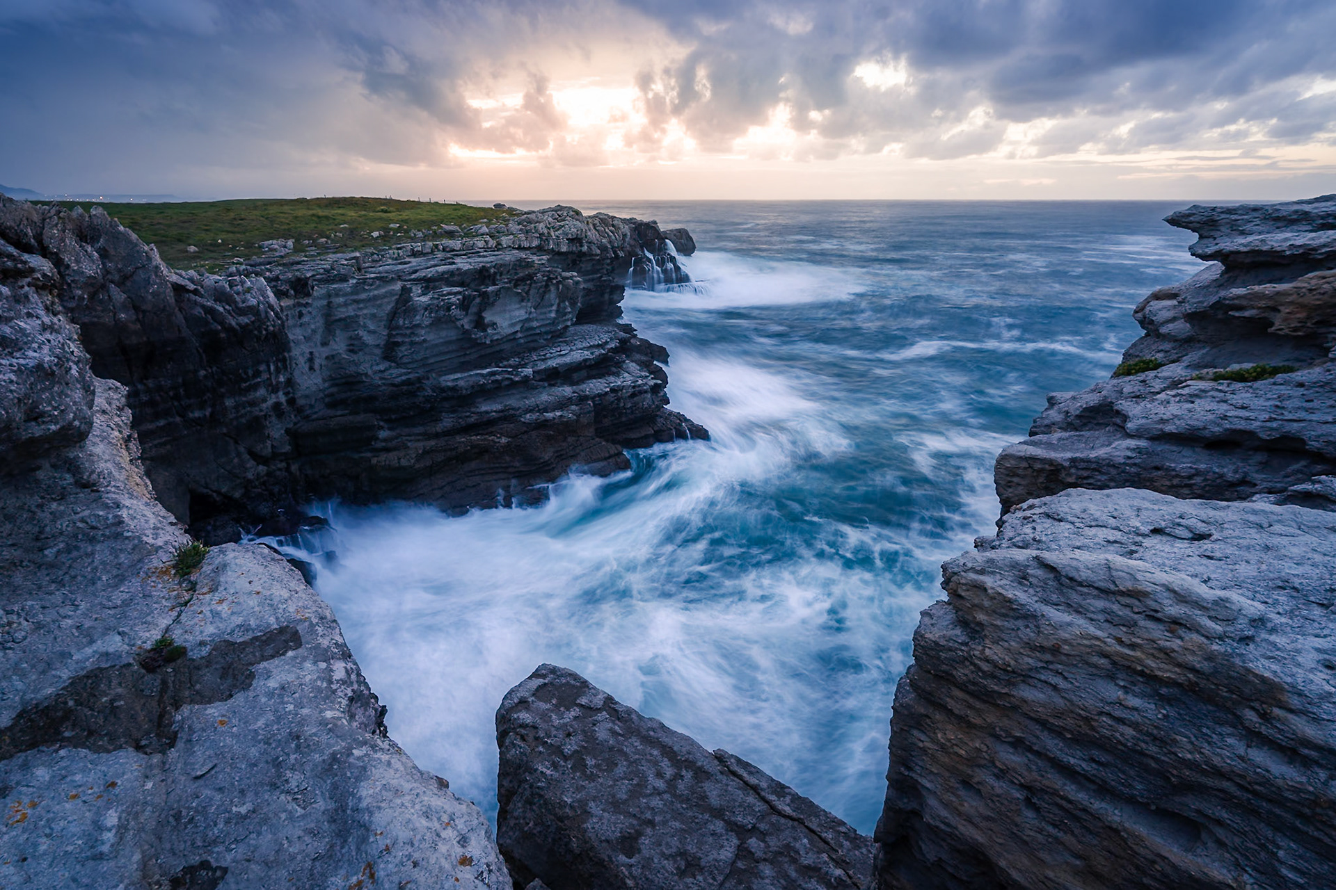 Costa Quebrada - Between Cliffs (2:3)