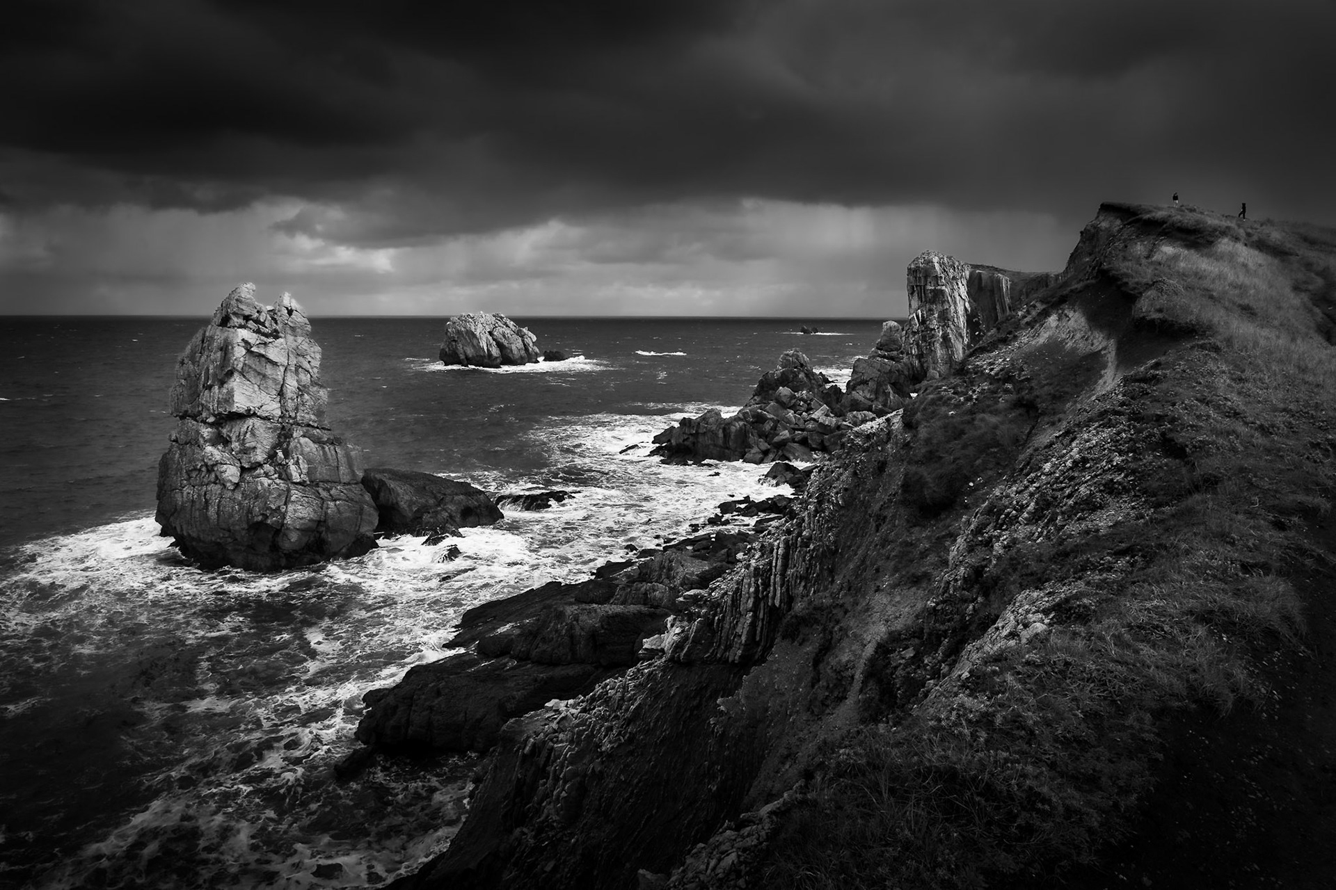Costa Quebrada - Stormy Morning on the Edge of the Cliff (3:2)