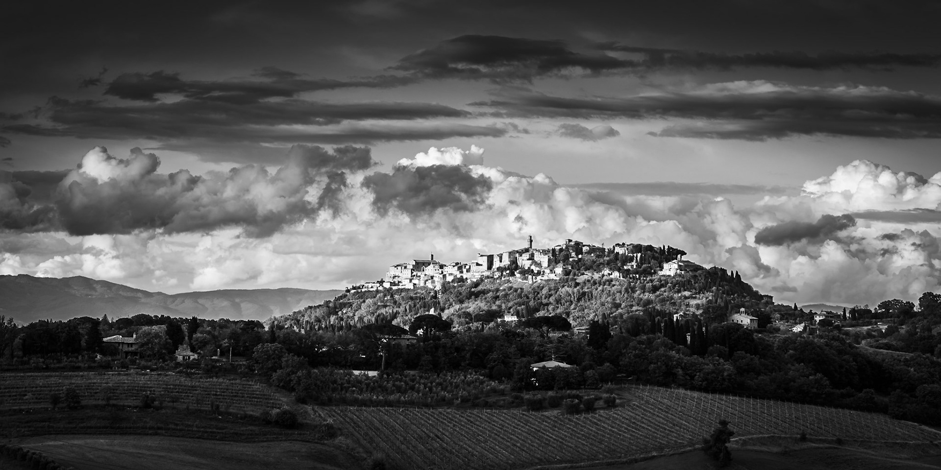 Tuscany - Montepulciano at Sunset (2:1)