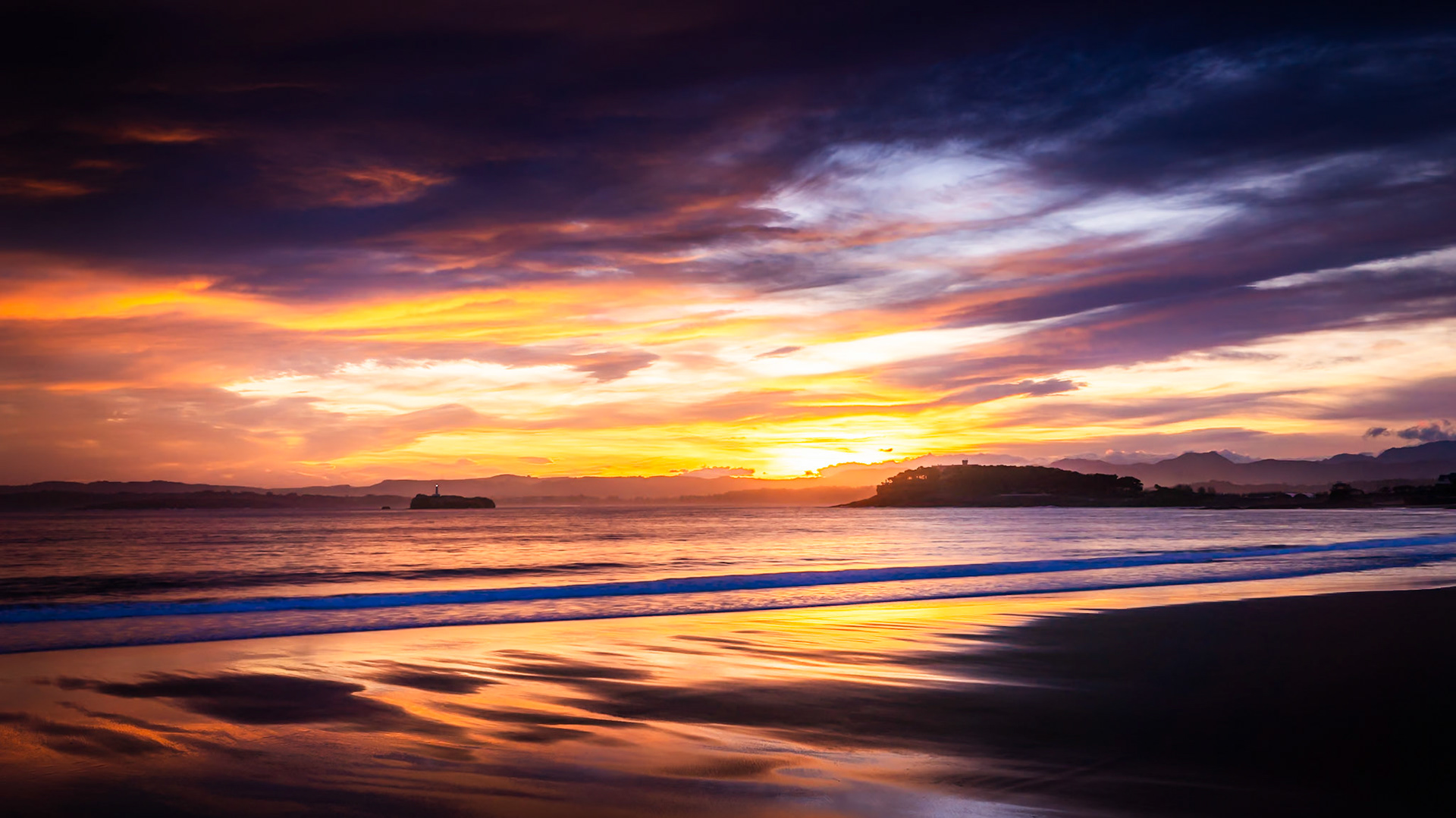 El Sardinero - Winter Fire on the Horizon (9:16)