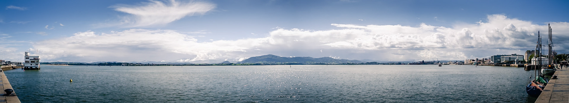 Port of Santander - Standing at the Edge of the Quay (1:5.5)