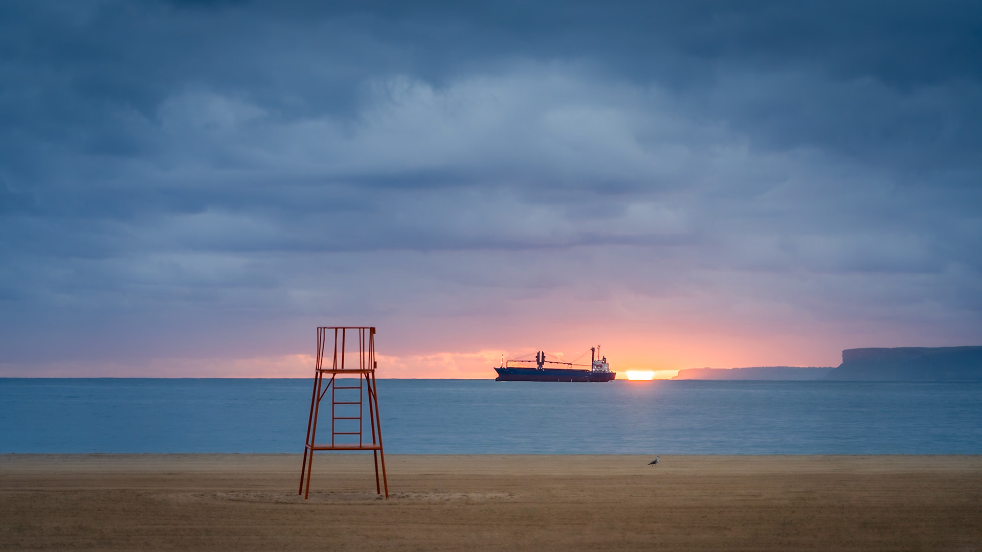 El Sardinero - Lifeguard Not Yet on Duty (9:16)