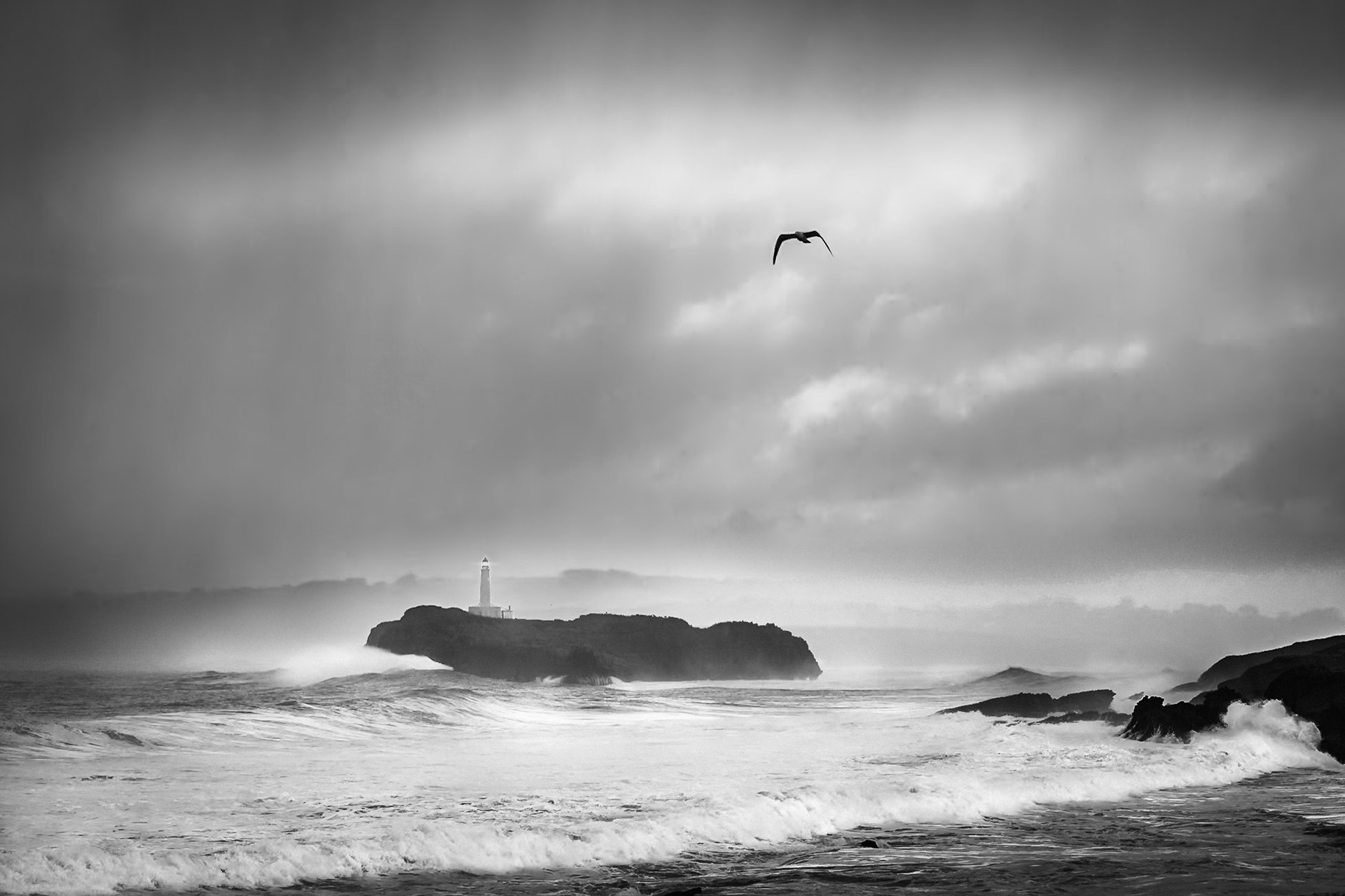 Mouro Island Lighthouse - Flying in the Rain (3:2)