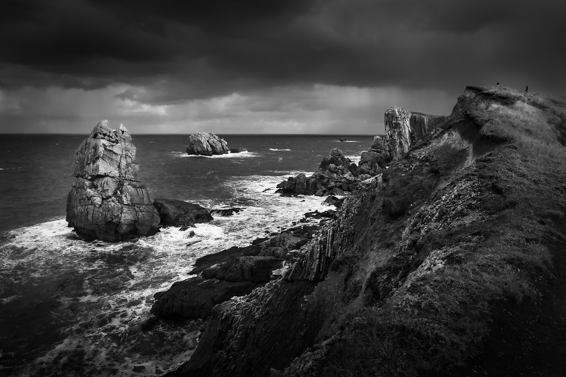 Costa Quebrada - Stormy Morning on the Edge of the Cliff (2:3)