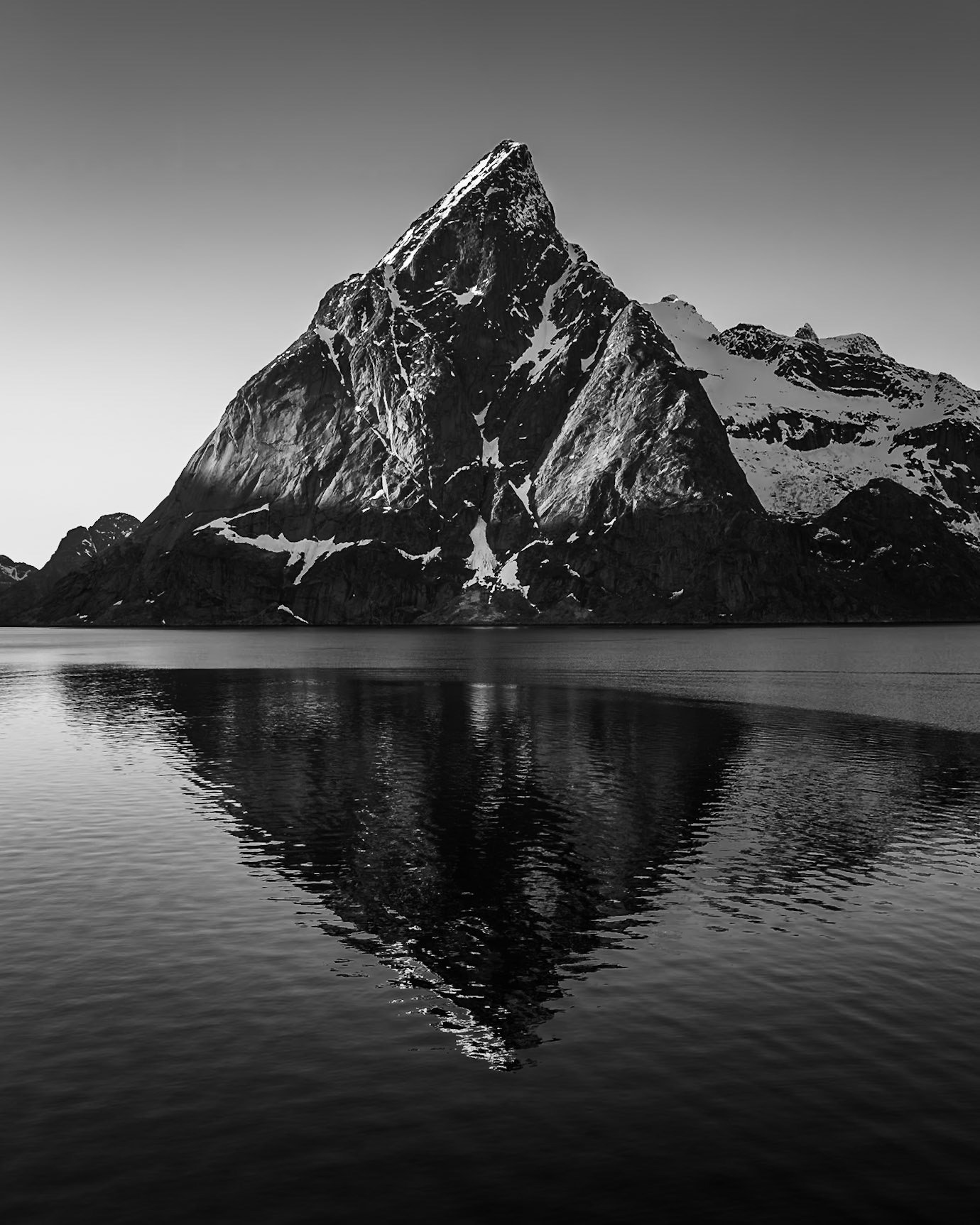 Sakrisøy - Triangle Mass (5:4)