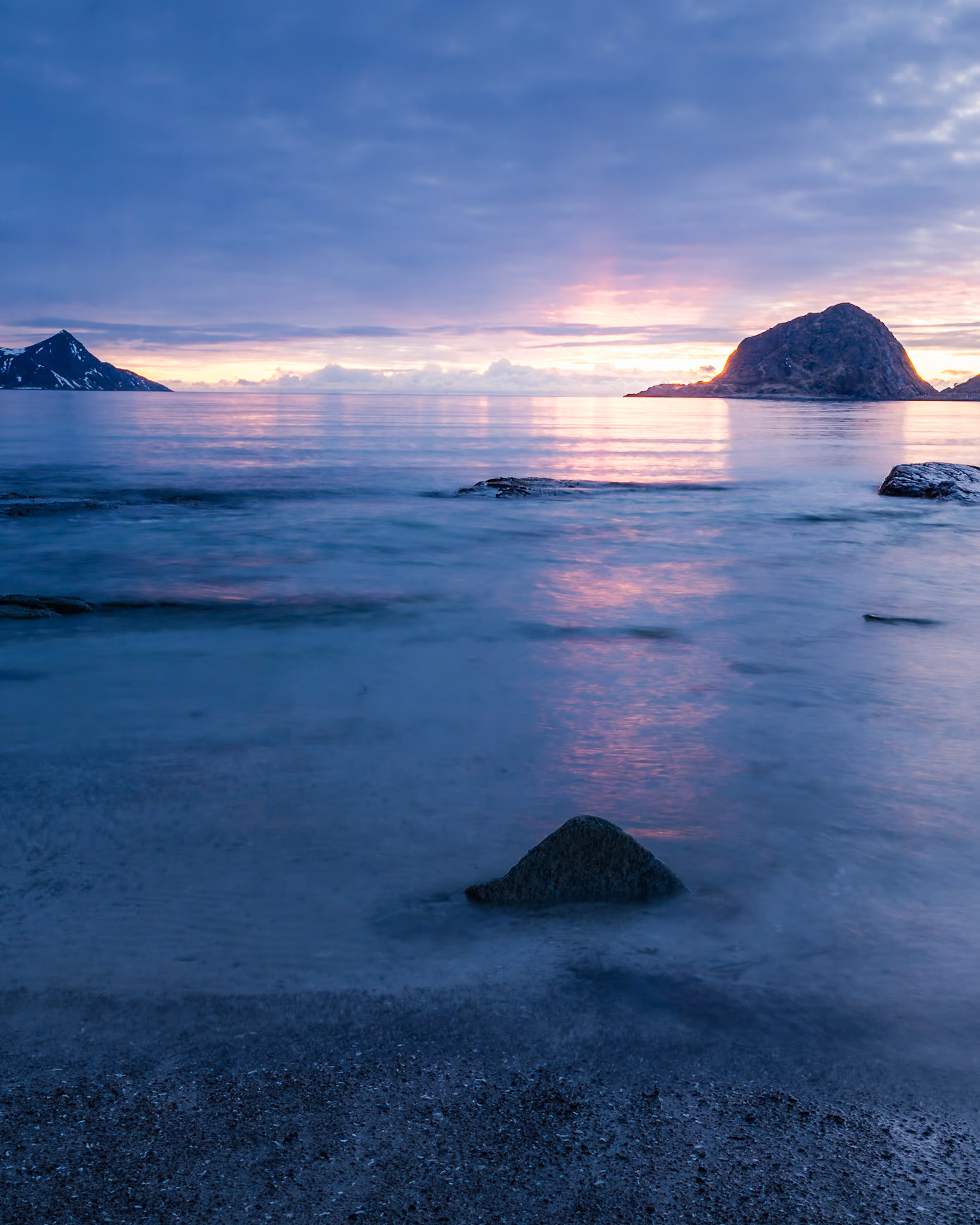 Haukland Beach - Diminishing Light (5:4)