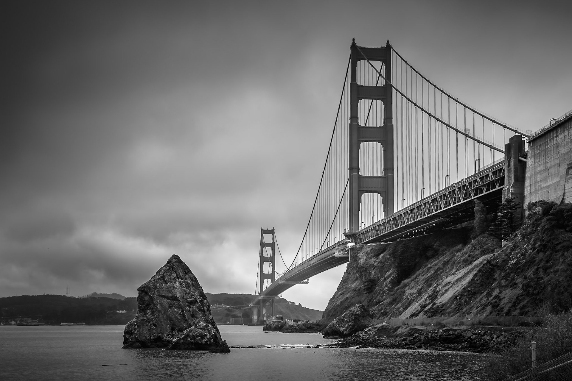 Golden Gate Bridge - Perpetual Maintenance Work (3:2)