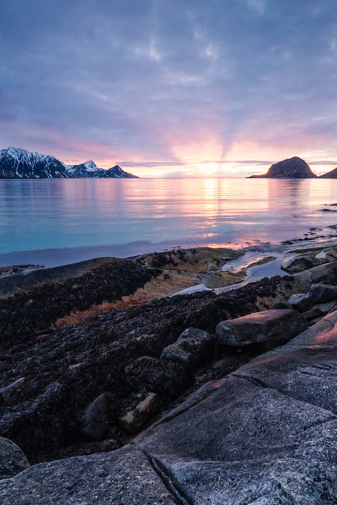 Haukland Beach - Radiant Horizon (3:2)