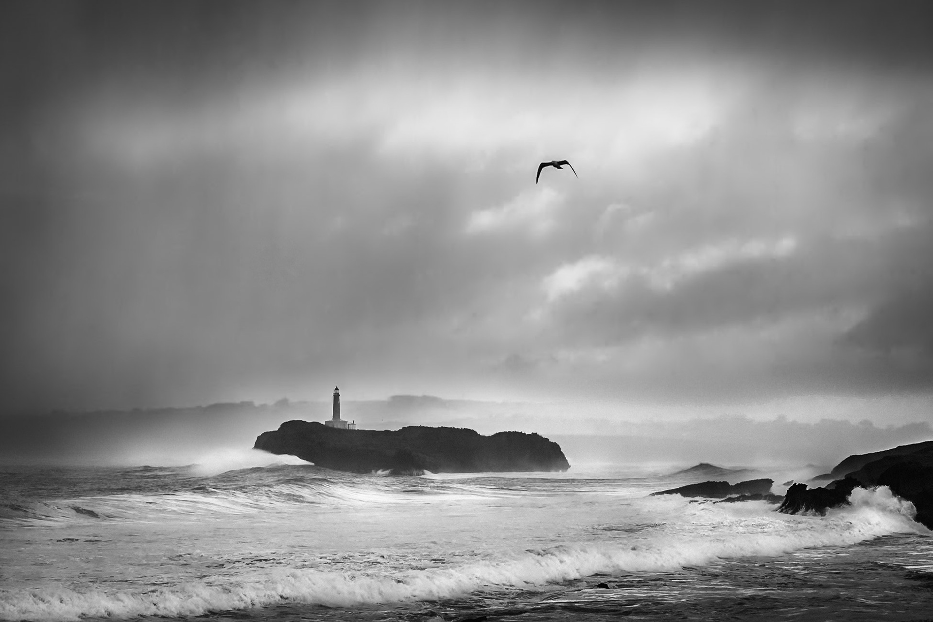 Mouro Island Lighthouse - Flying in the Rain (3:2)