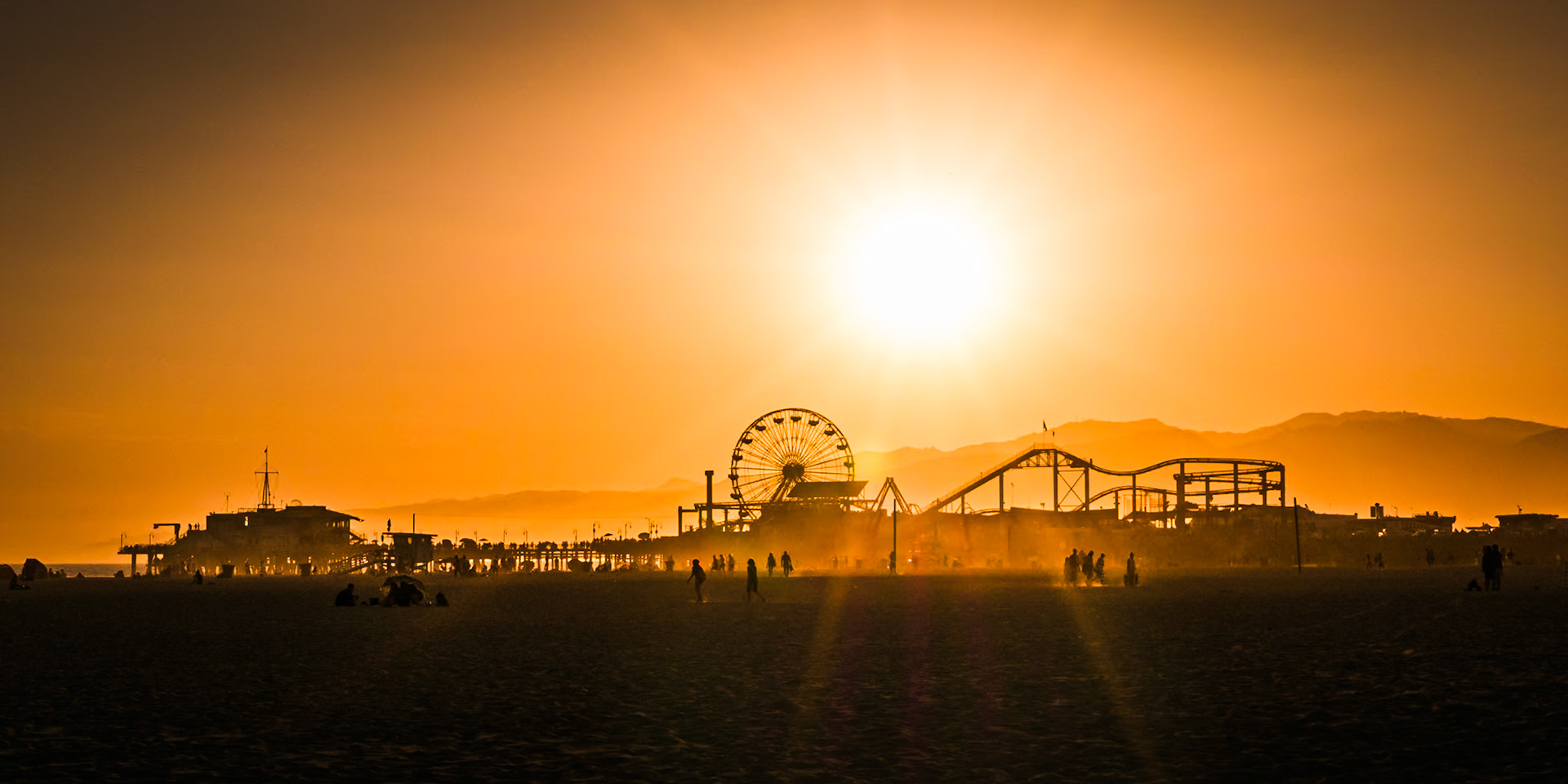 Santa Monica Pier - Summer Sunset (16:9)
