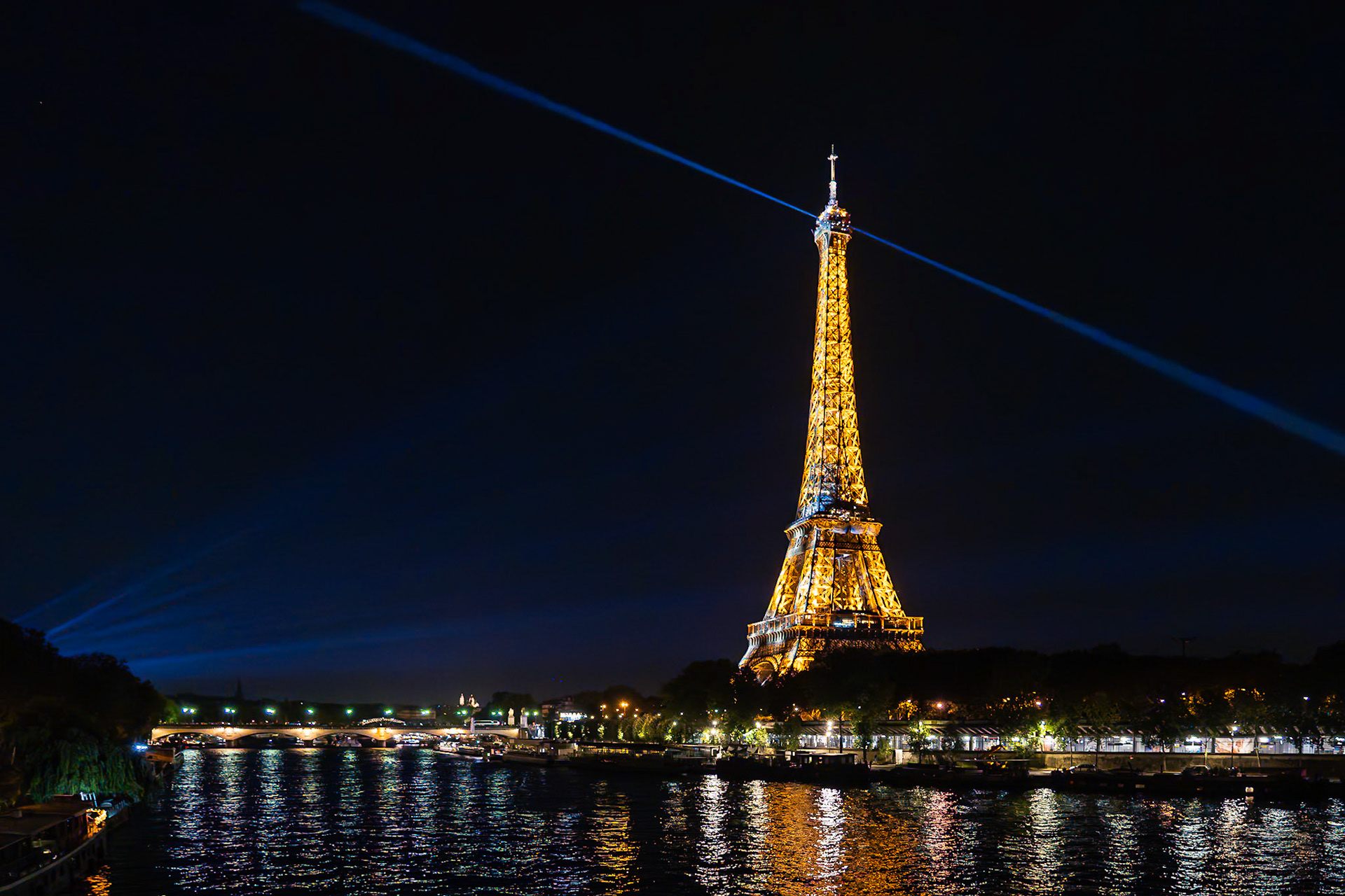 Paris - Night Beacon (2:3)