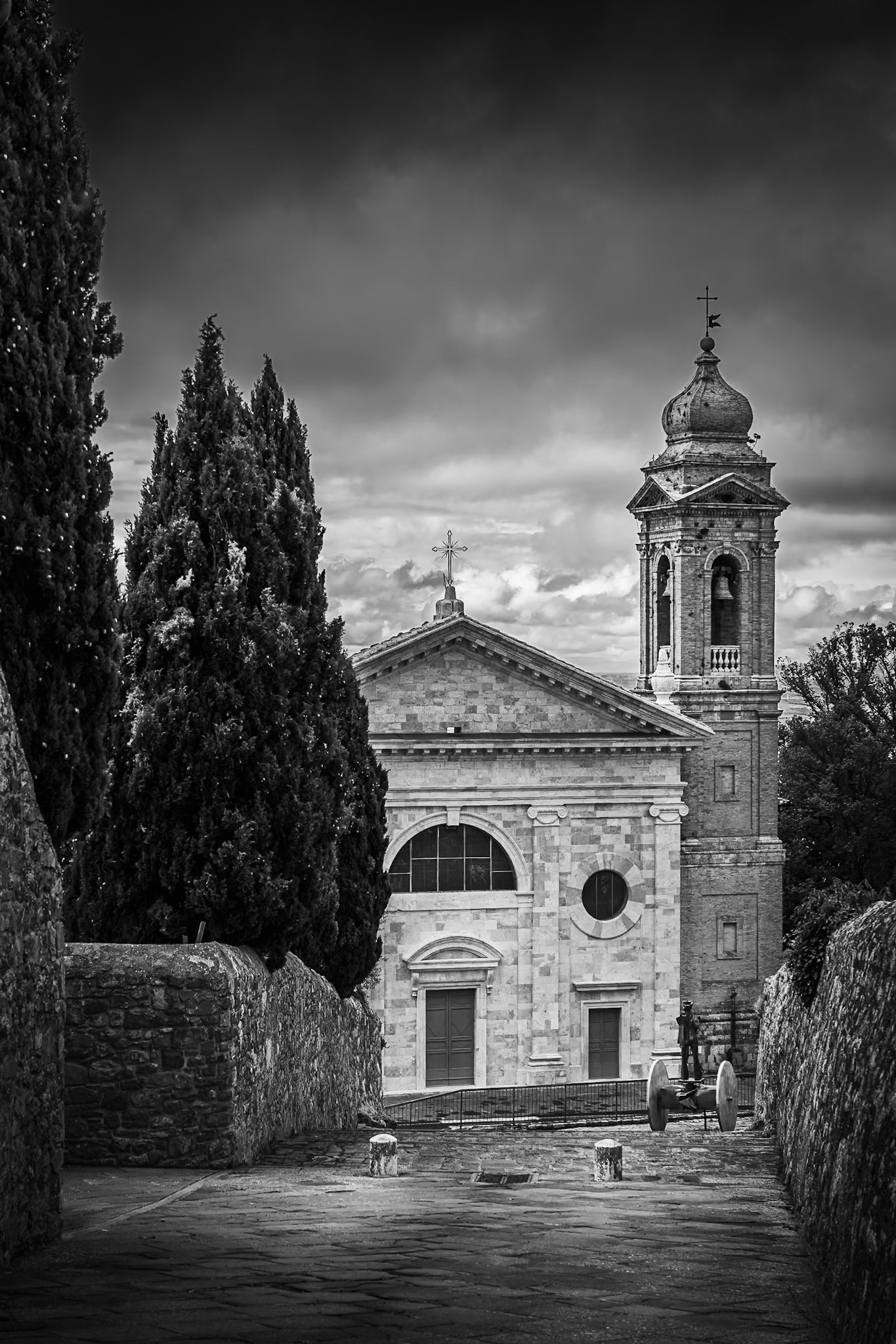 Montalcino - Sanctuary at the End of the Street (3:2)