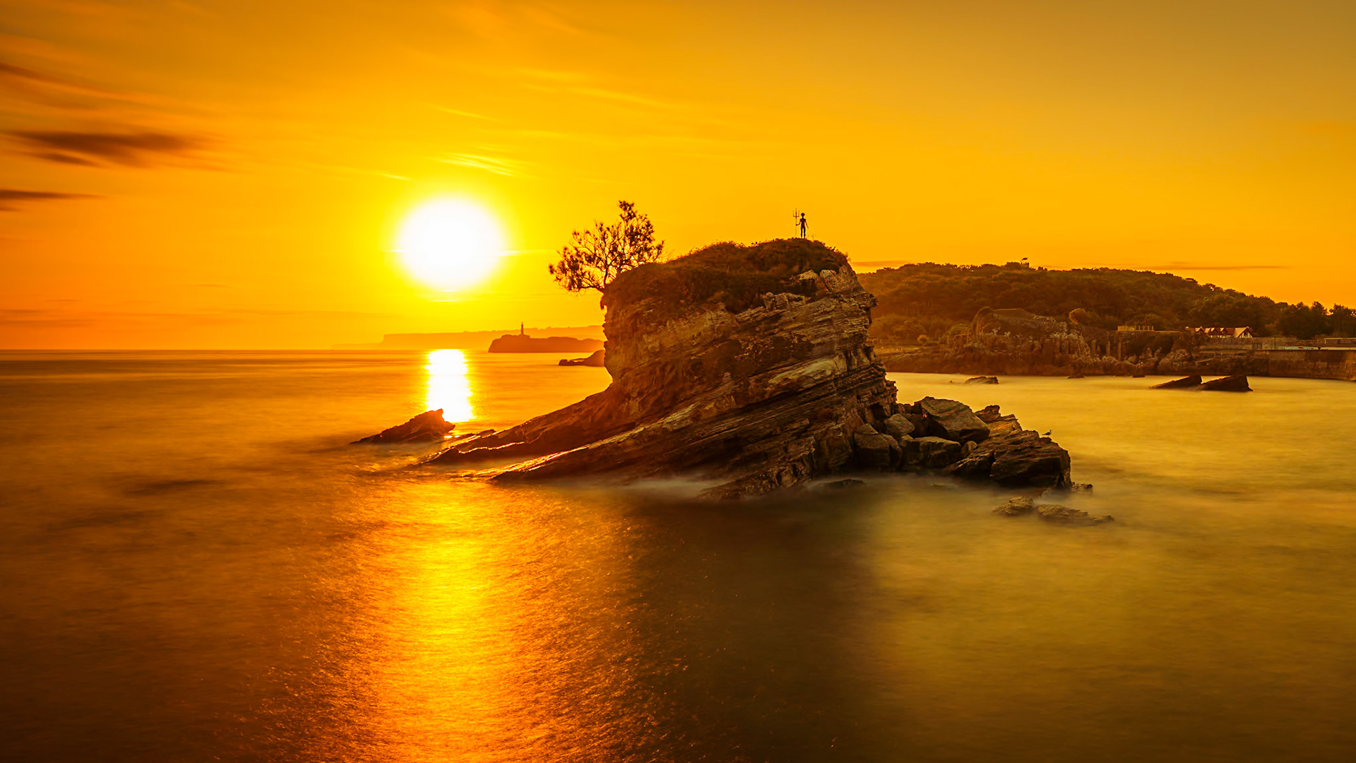 Peña Vieja - Hot Summer Sunrise (16:9)