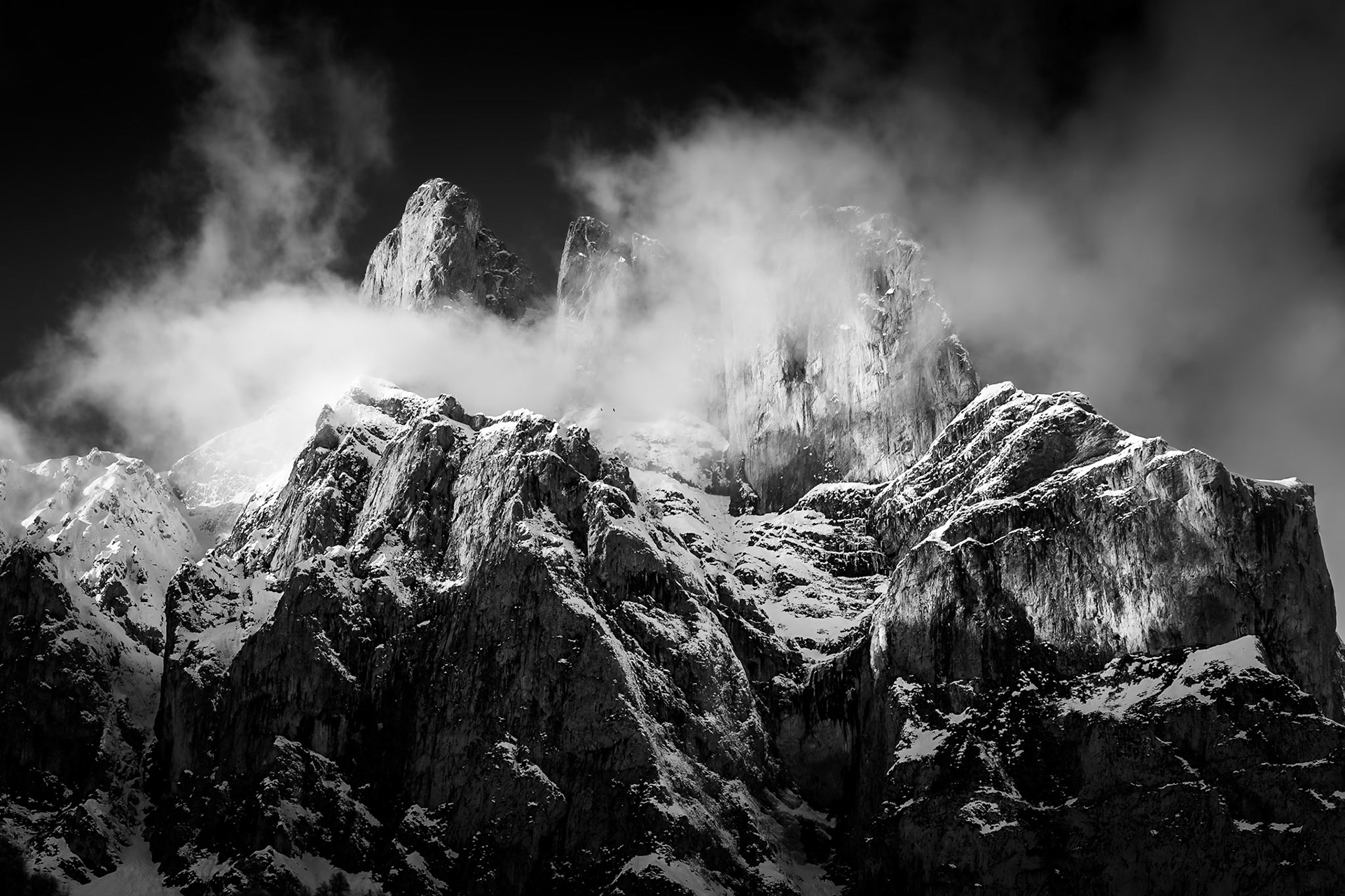 Peña Remoña - Towering Mountains (3:2)