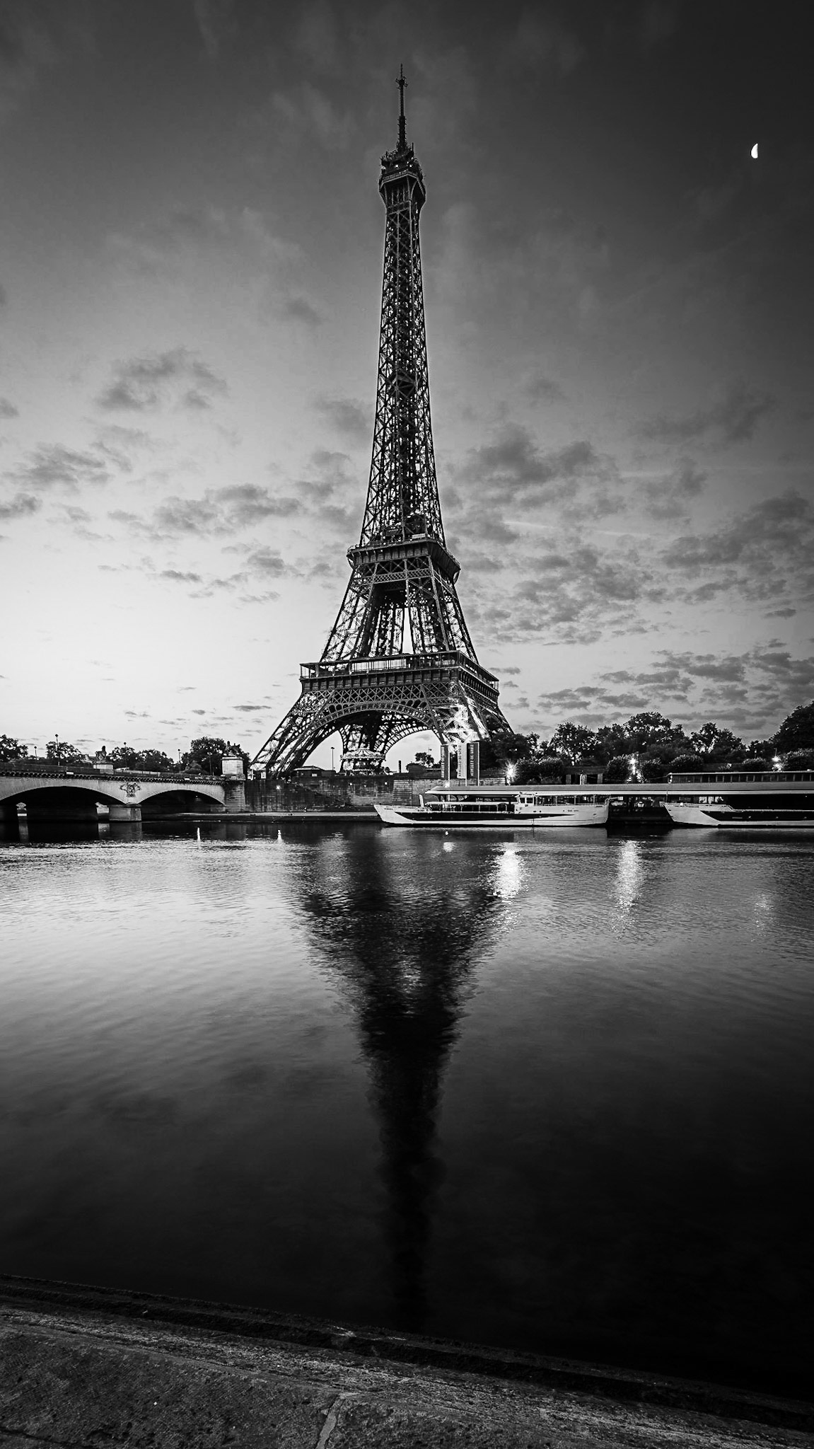 Paris - Eiffel Tower Morning River Reflection (16:9)