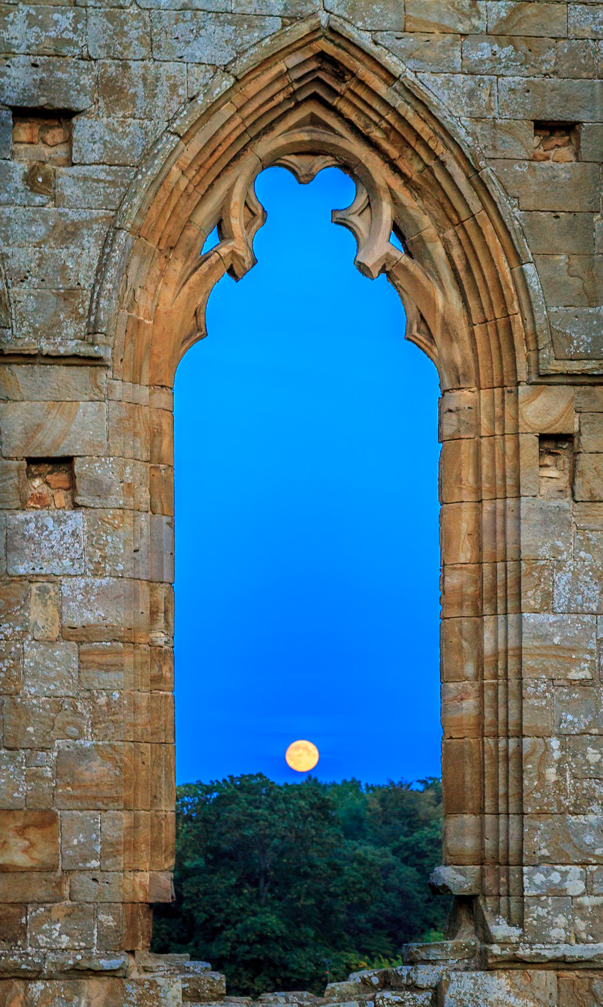 Egglestone Abbey, Full Moon II: Taken through the Arched window