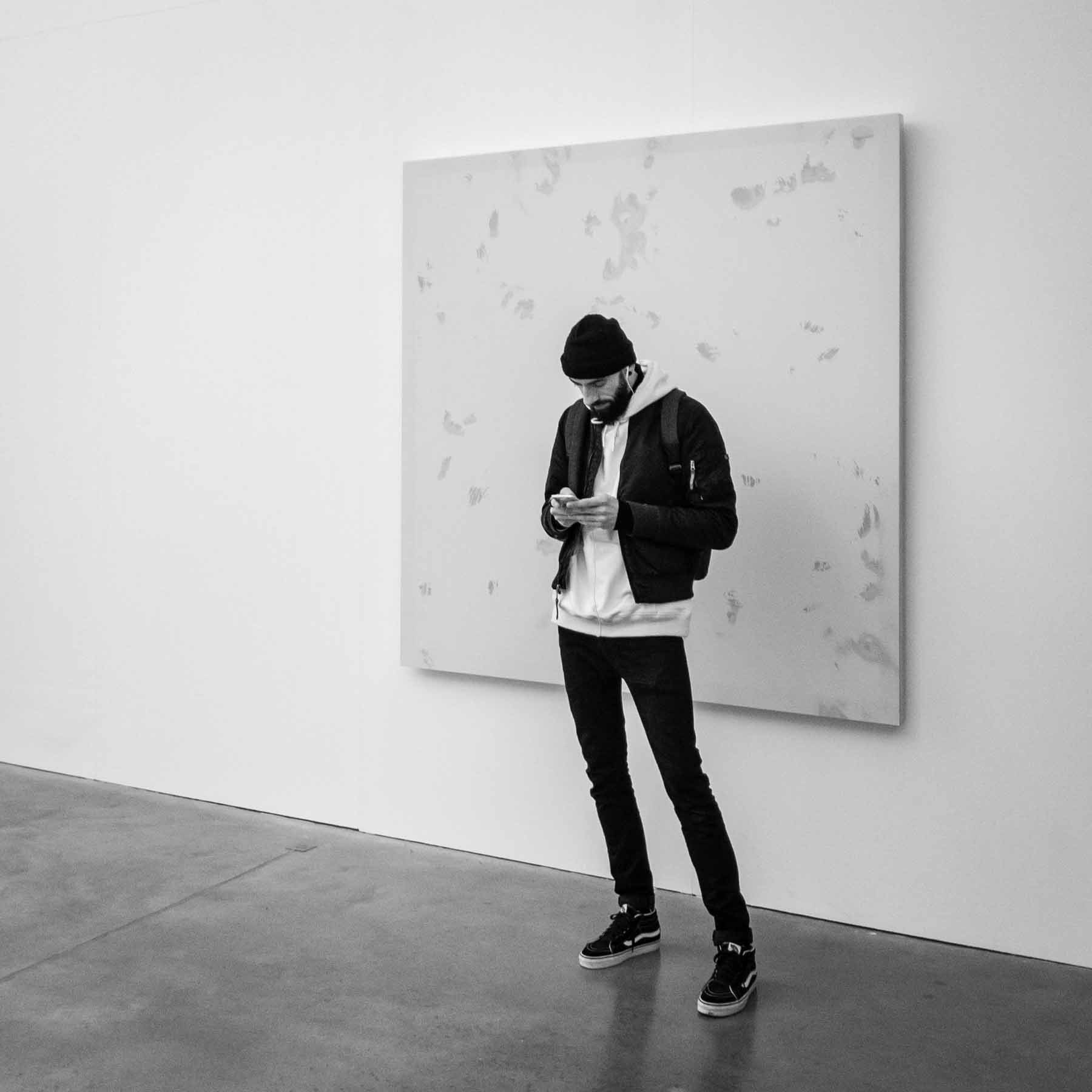 Visiteur encadré, Frac Bretagne