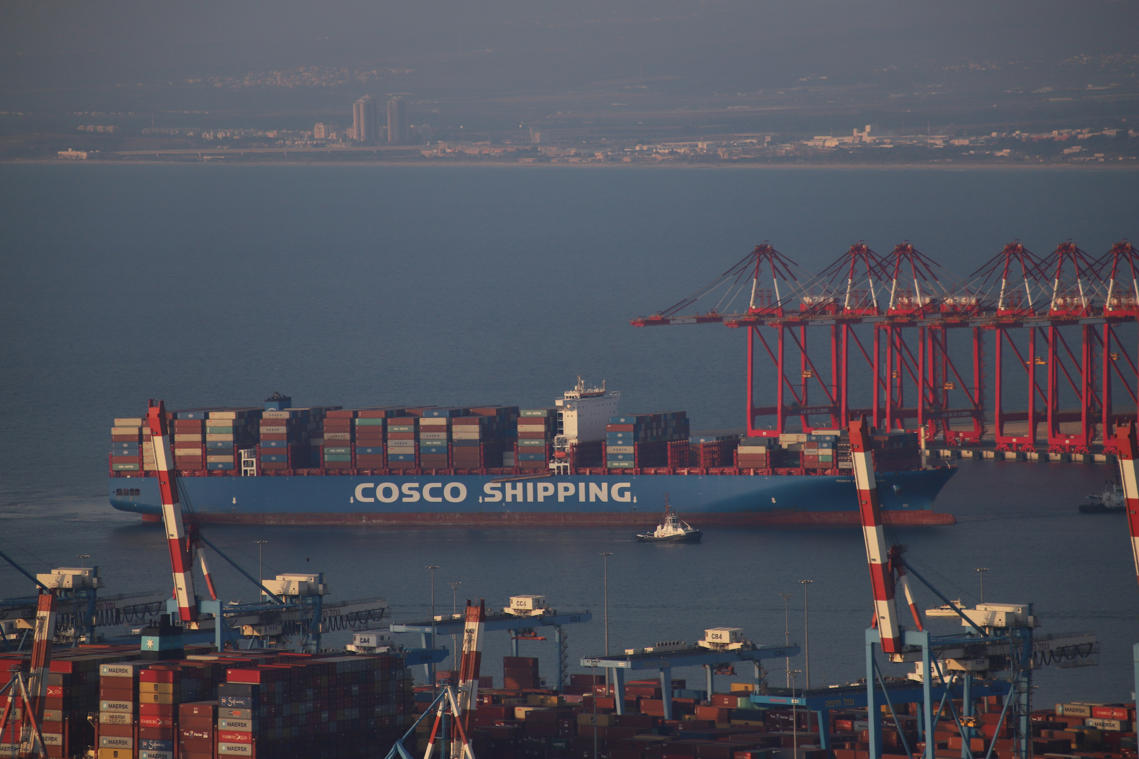 COSCO Reopens Asia–Gulf Container Routes as Strait of Hormuz Becomes a Controlled Corridor