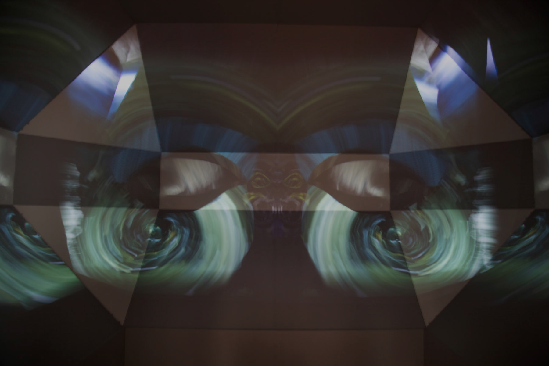 videoprojection, inside Capsula