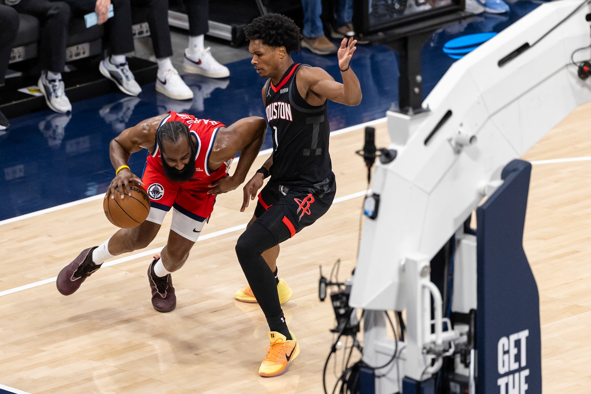 INGLEWOOD, CALIFORNIA - DECEMBER 20: YOUR_CAPTION during a game between the Los Angeles Lakers and LA Clippers at Intuit Dome on December 20, 2025, in Inglewood, California.