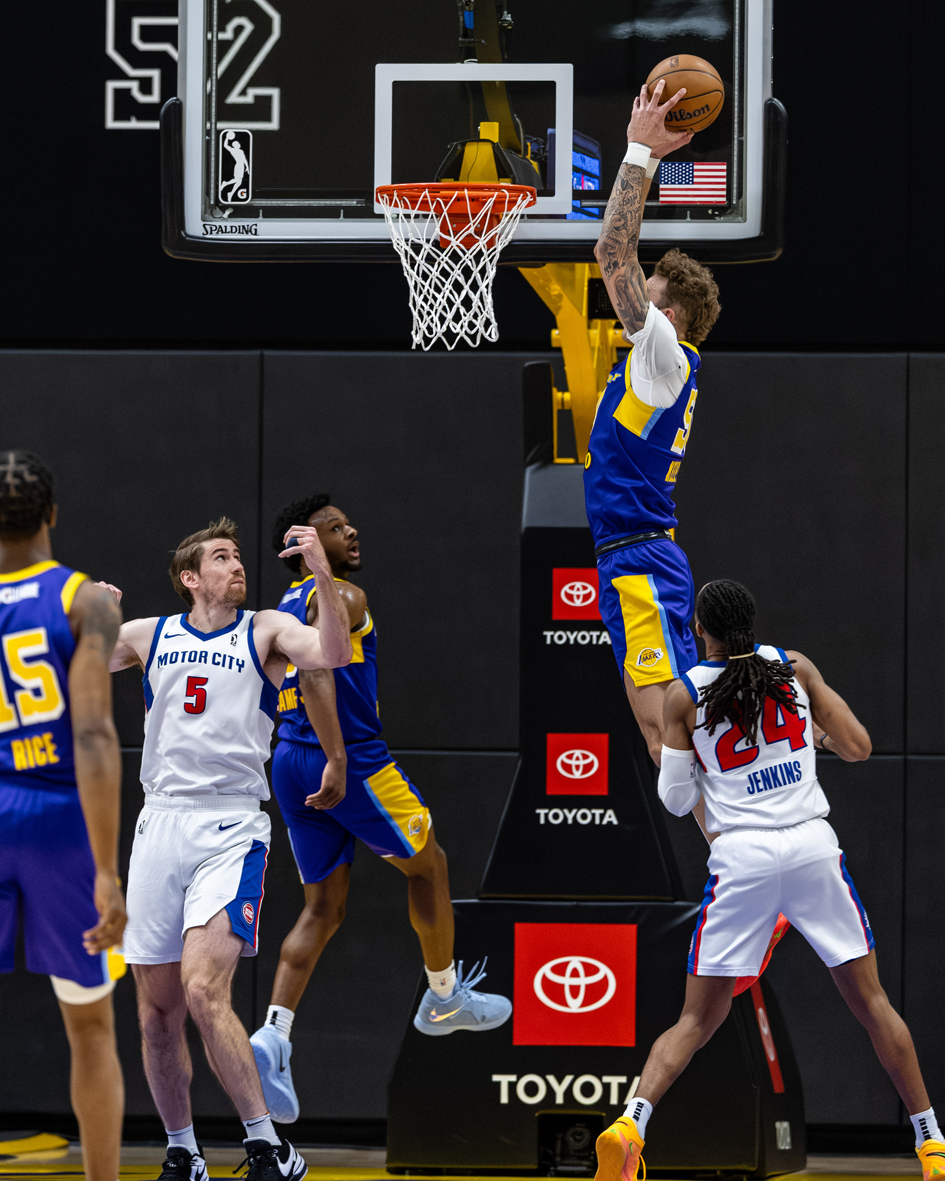 SBL vs. MCC - 012