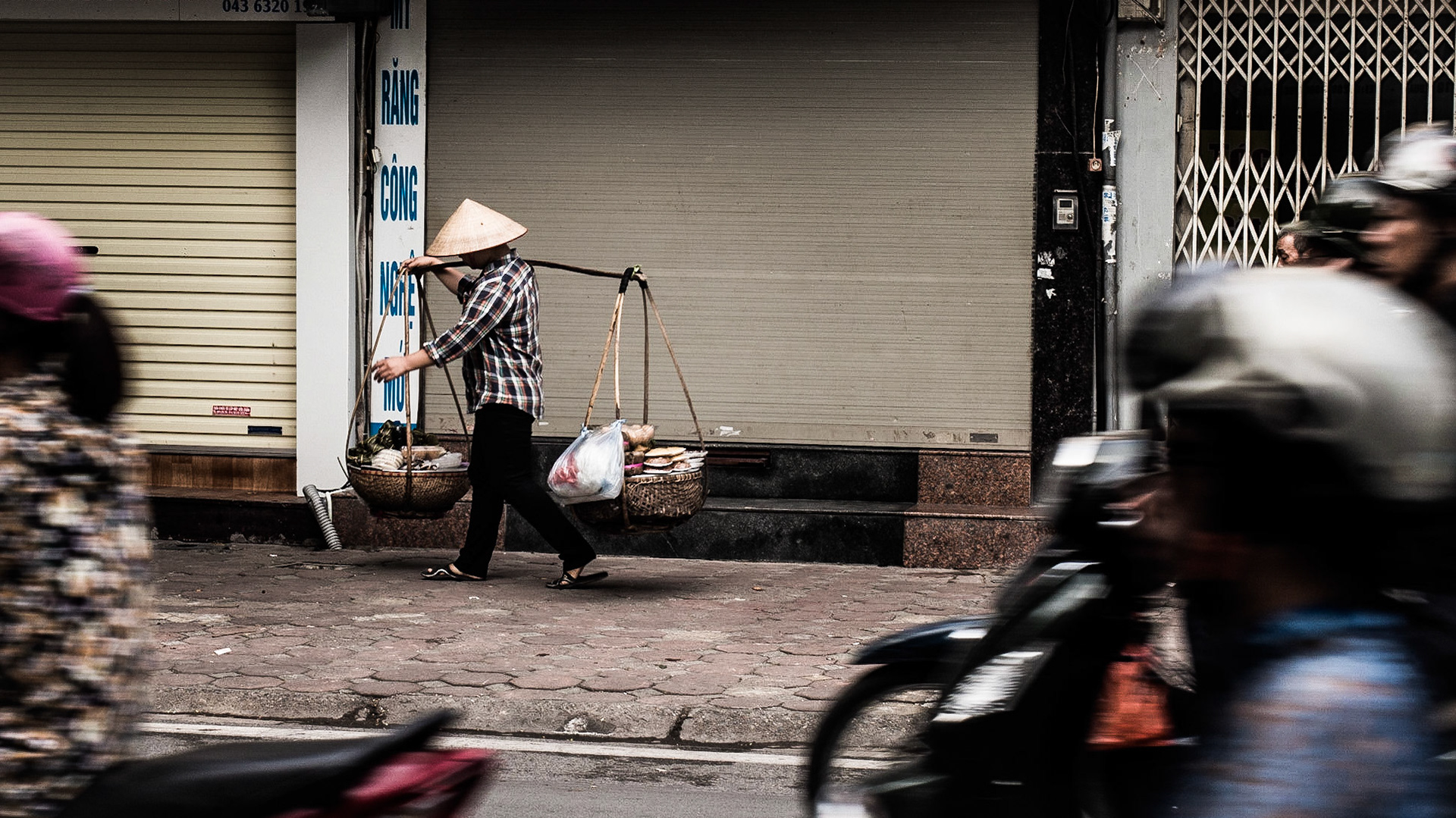 Street vendor - Hanoi, Vietnam