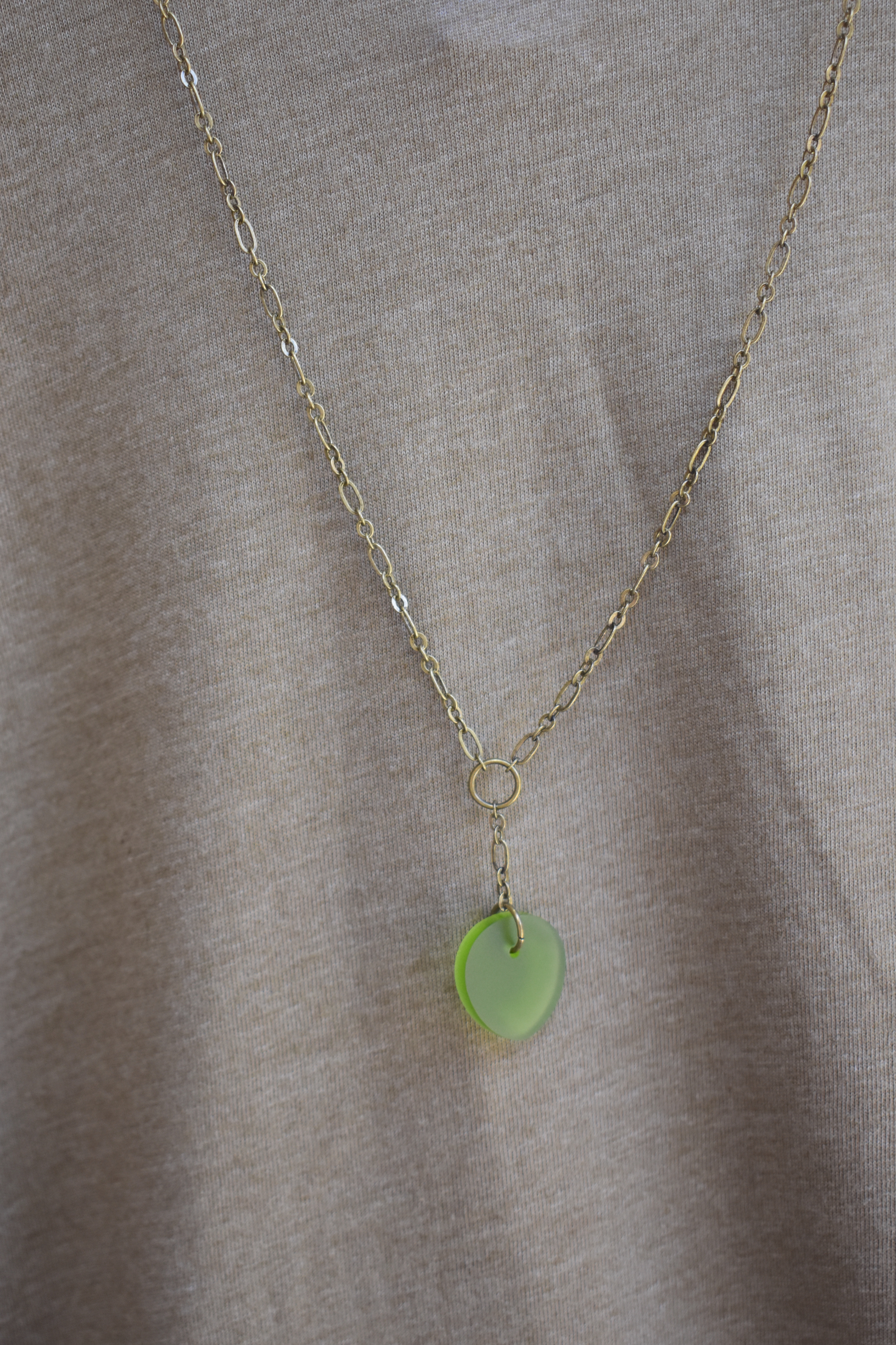Pilea necklace with figaro chain