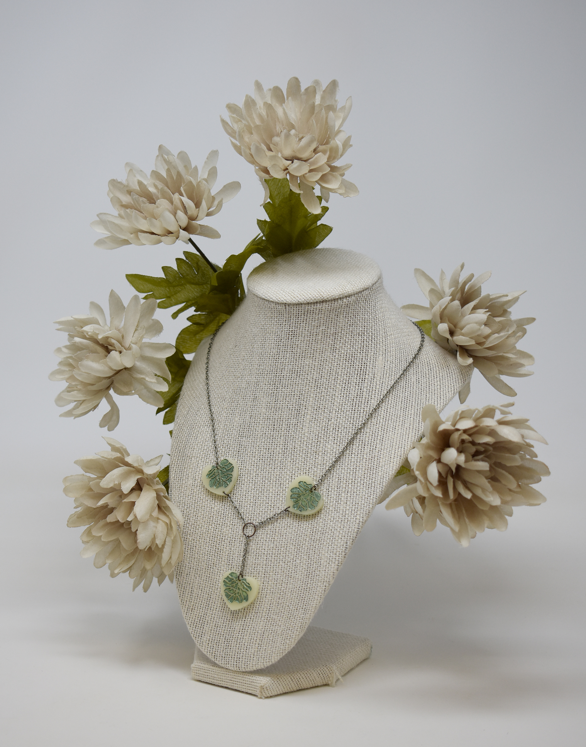 3 leaf necklace