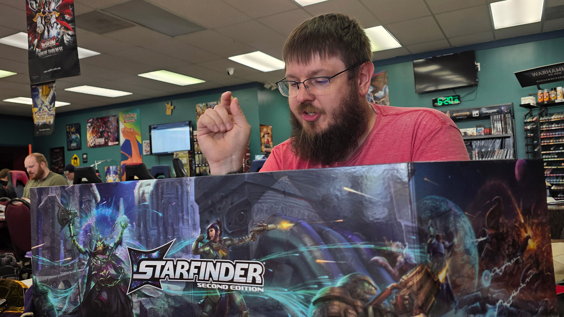 Now this is a photo that needs to be the lead of a Starfinder marketing campain for Nerd HQ. I definitely was trying to get this angle, but boy did it turn out even better than I thought it would. 