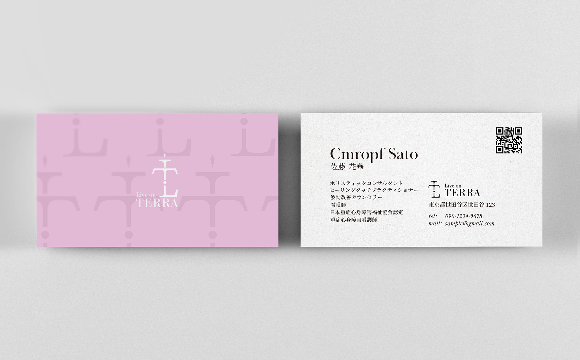 ロゴと合わせて制作。ロゴの上品さを名刺にも落とし込んだデザイン