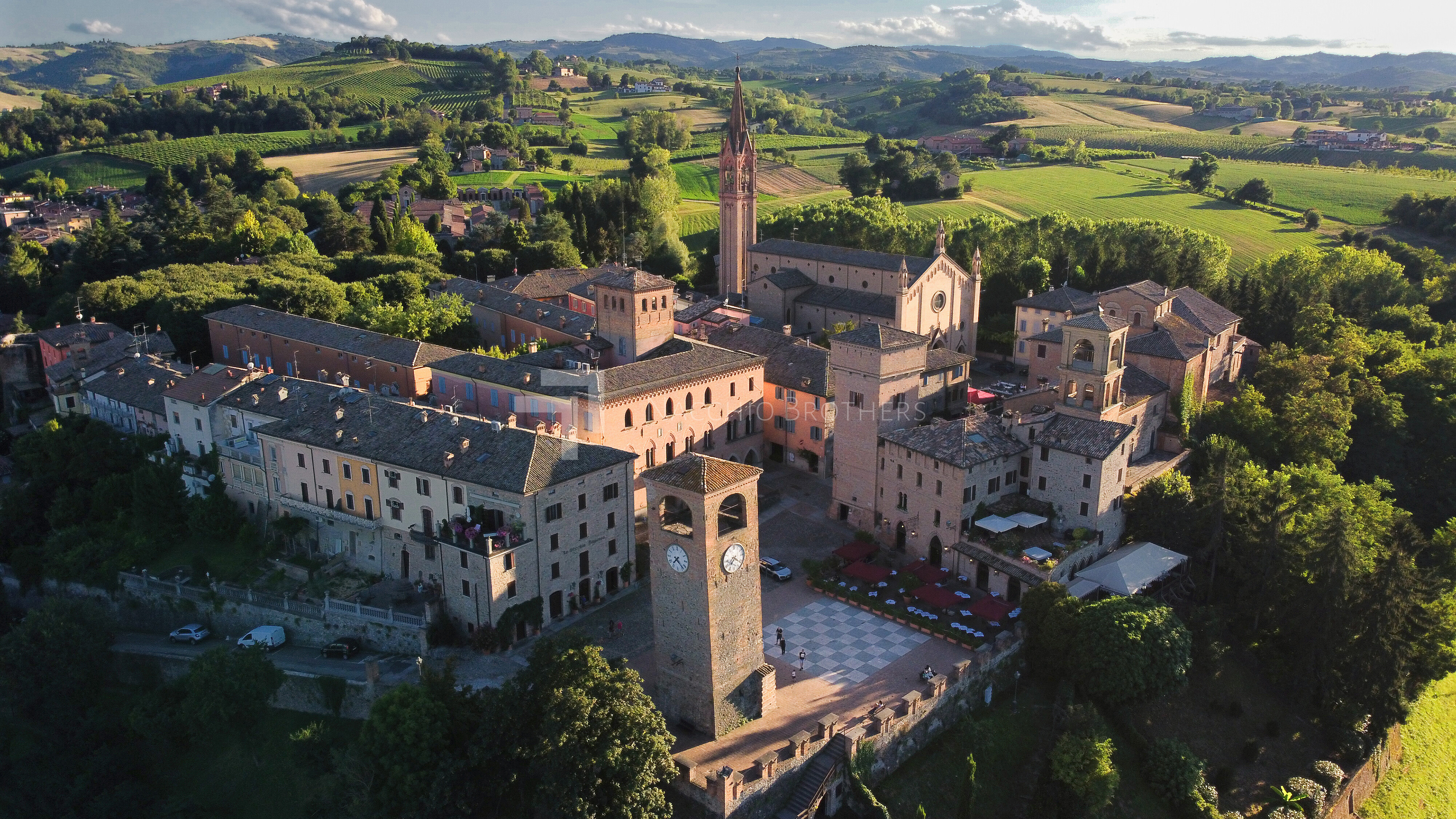 Riprese aeree borghi - Castelvetro di Modena