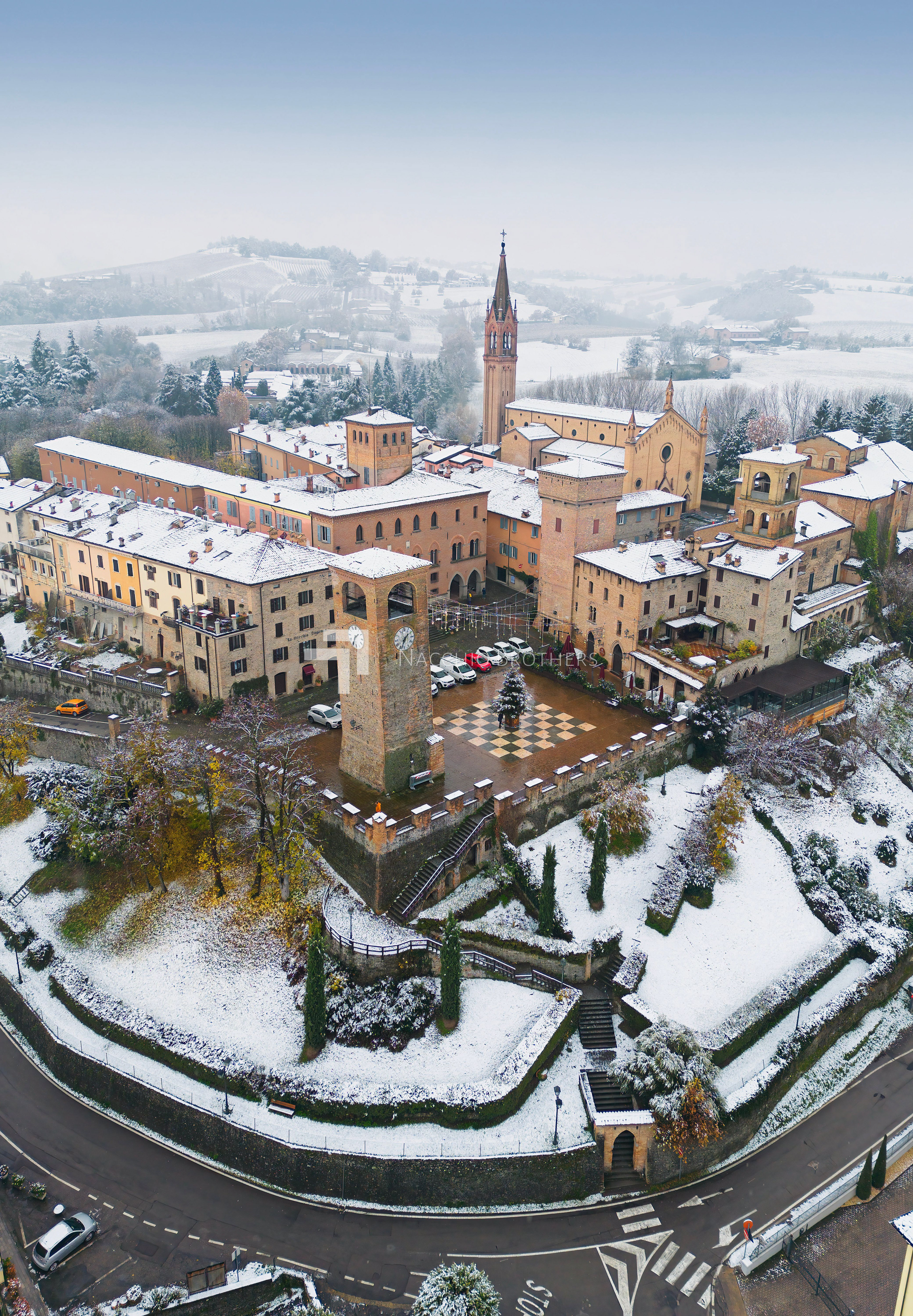 Riprese aeree con la neve - Borgo di Castelvetro