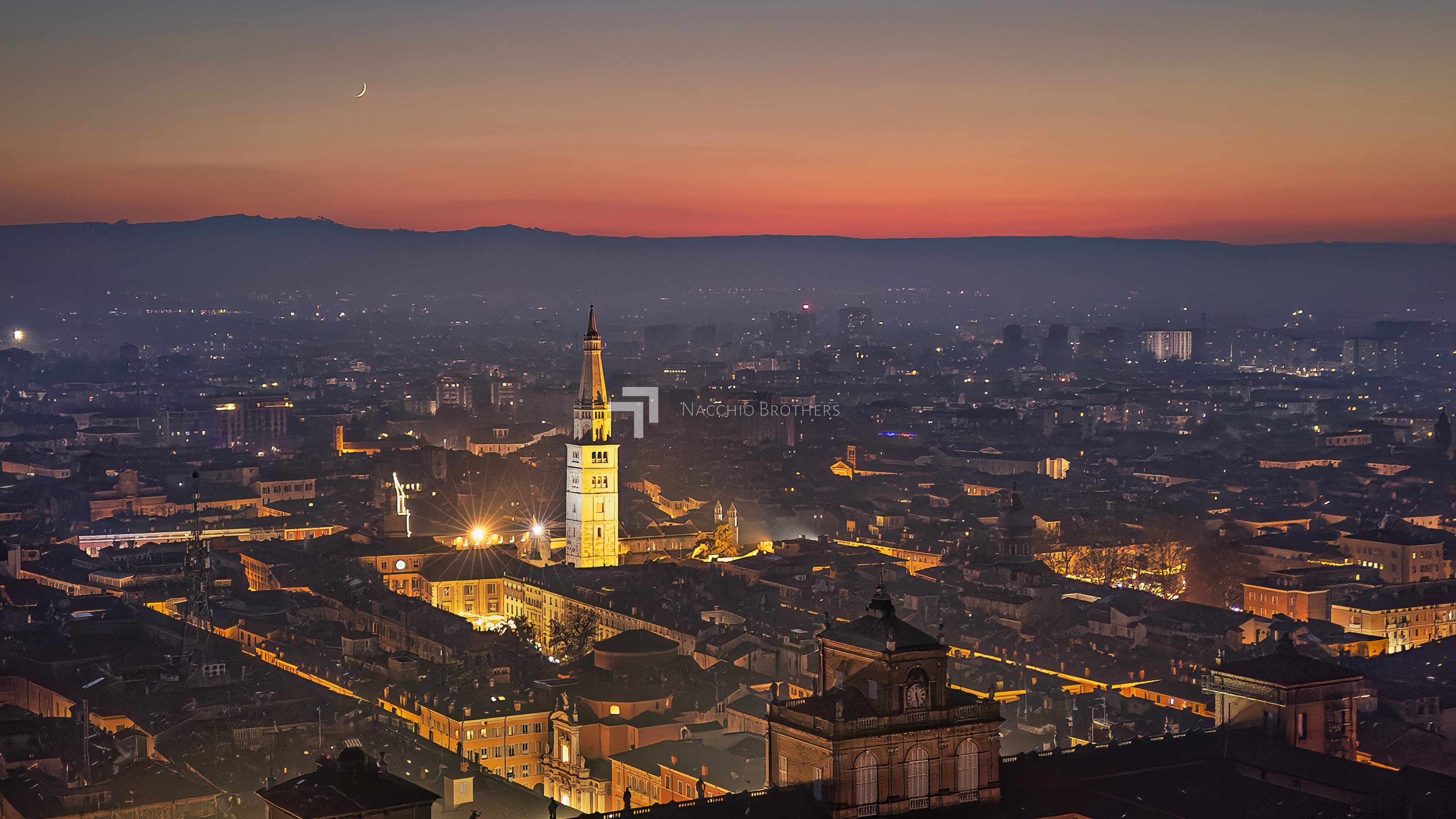 Riprese aeree al tramonto - Modena