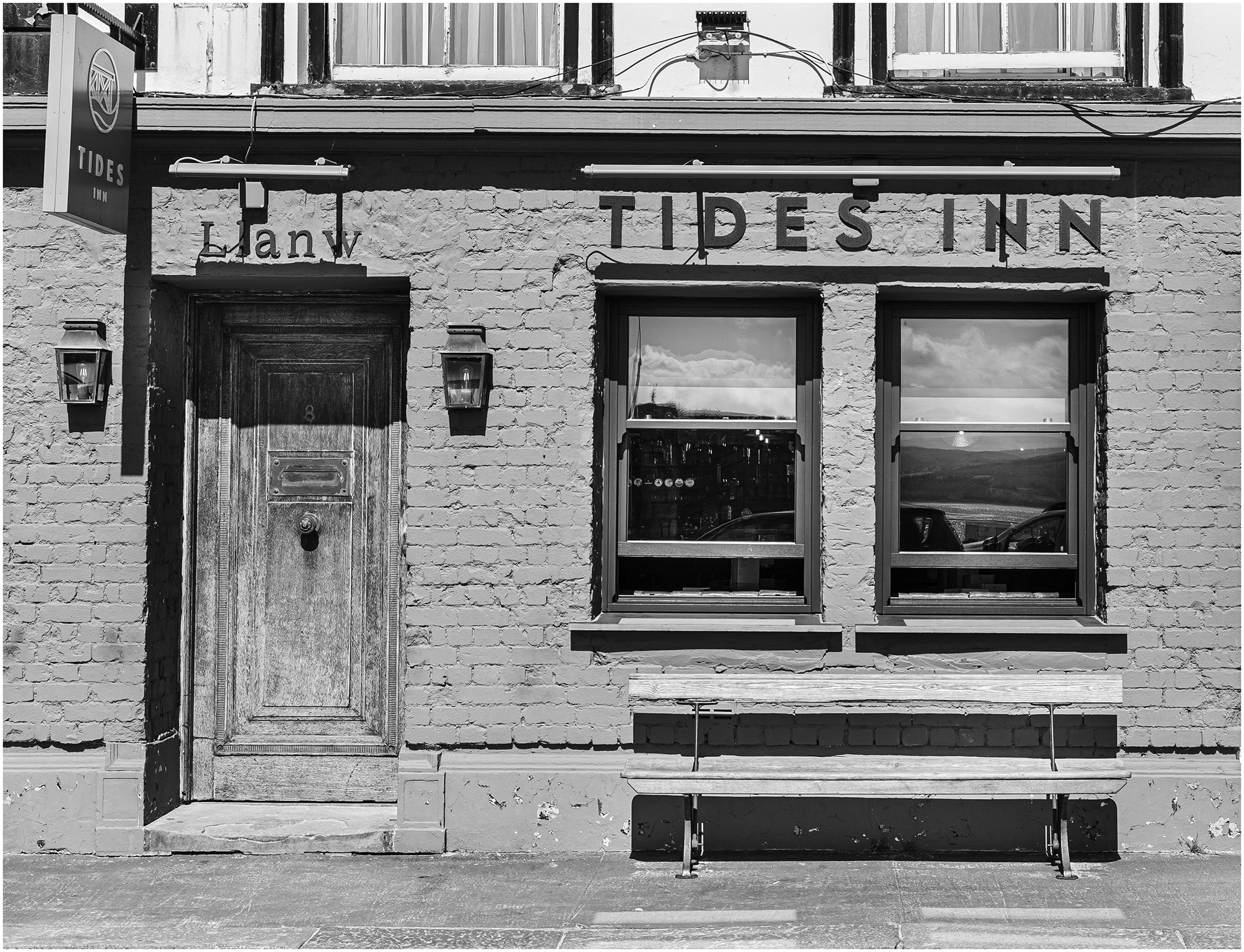 "Pen Llanw" by Viv Evans