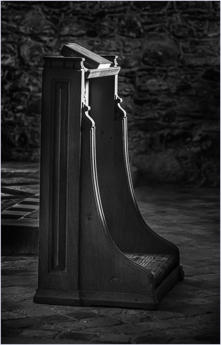 "Waiting for a knee" by Anne Jones