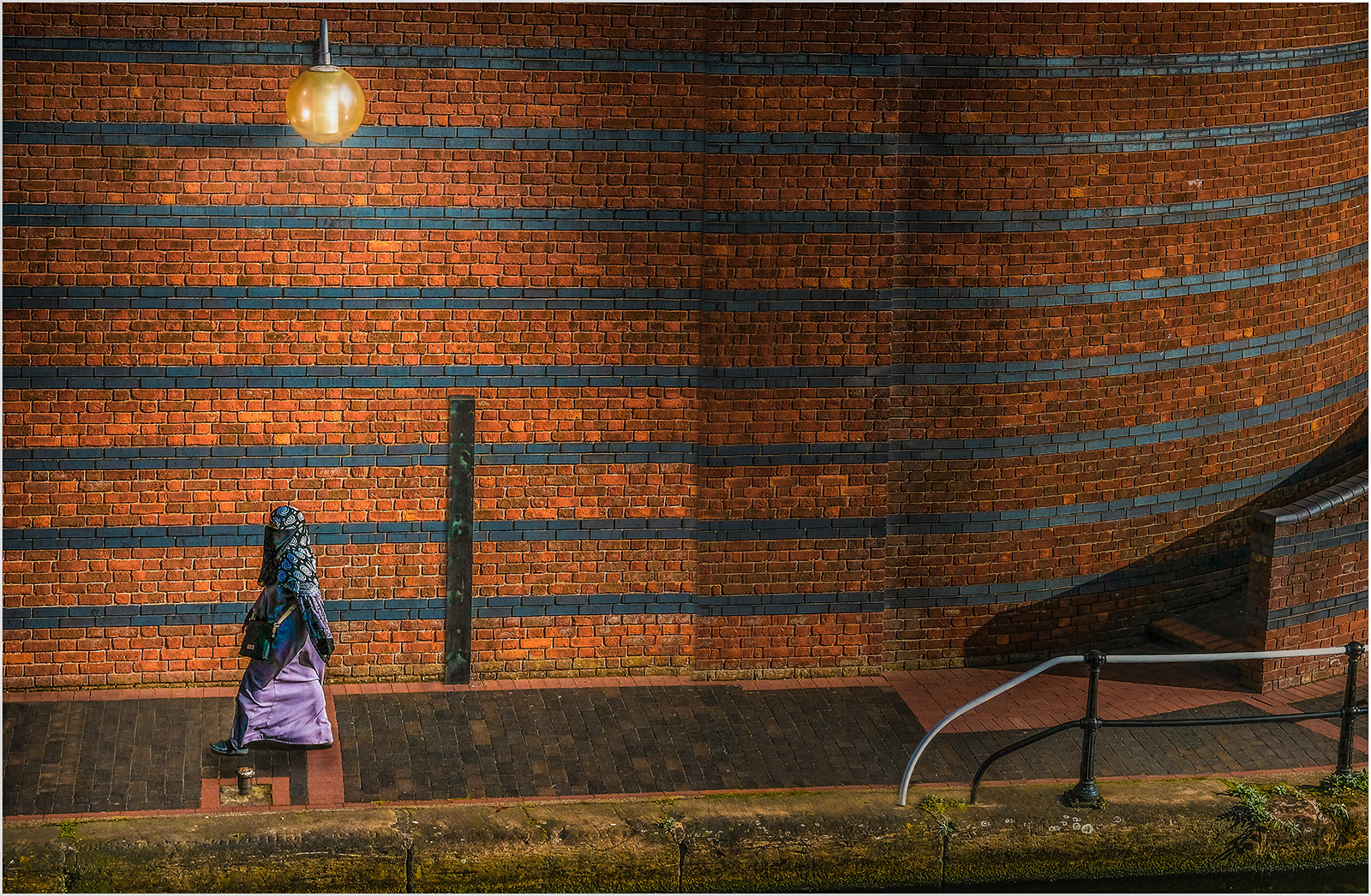 Commended : "Underneath the lamplight" by Colin Price