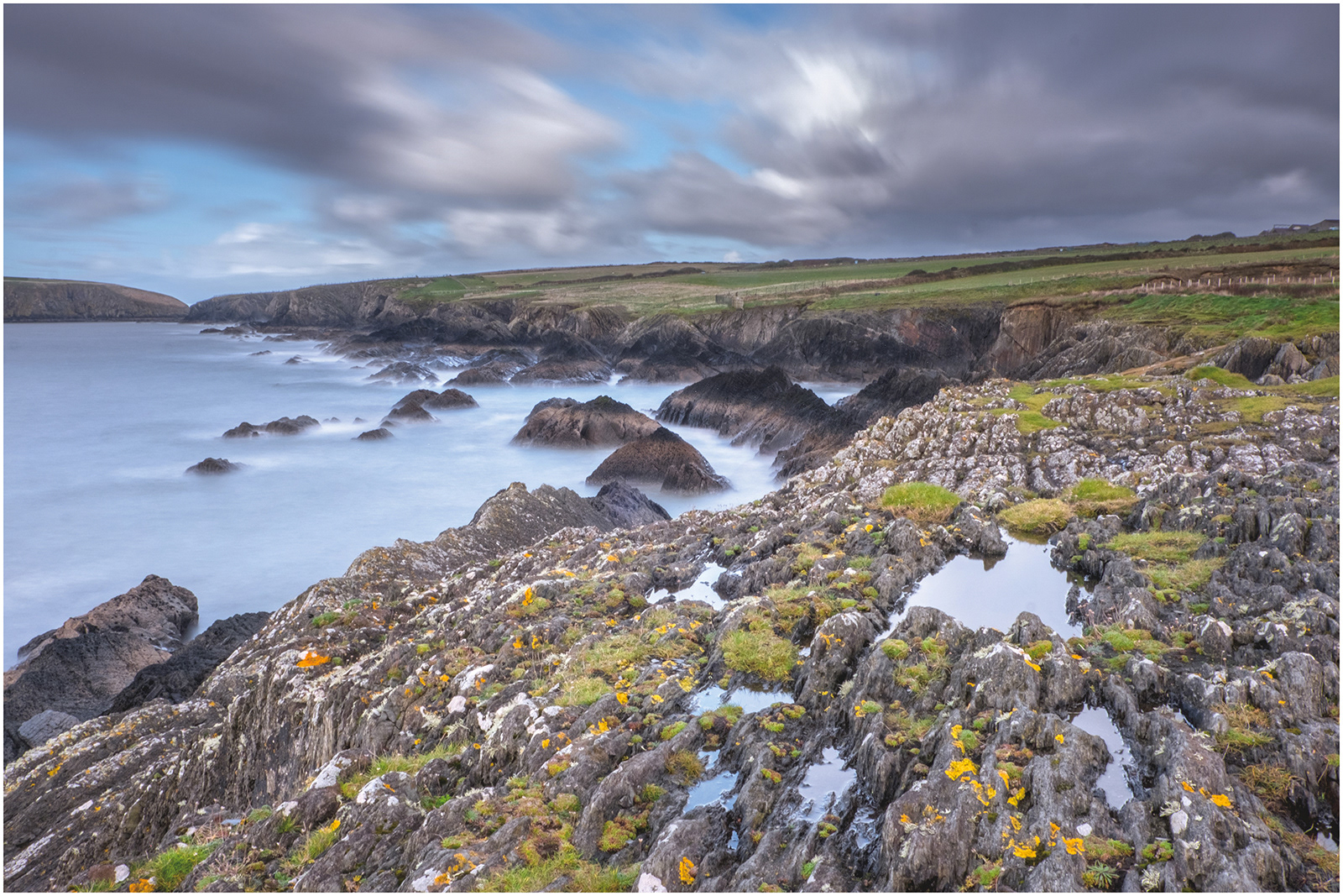 "Rocky Coast" by Colin Price. Awarded 18 points and 3rd place by the judge, and awrded 16.63 points and 6th place by the club members
