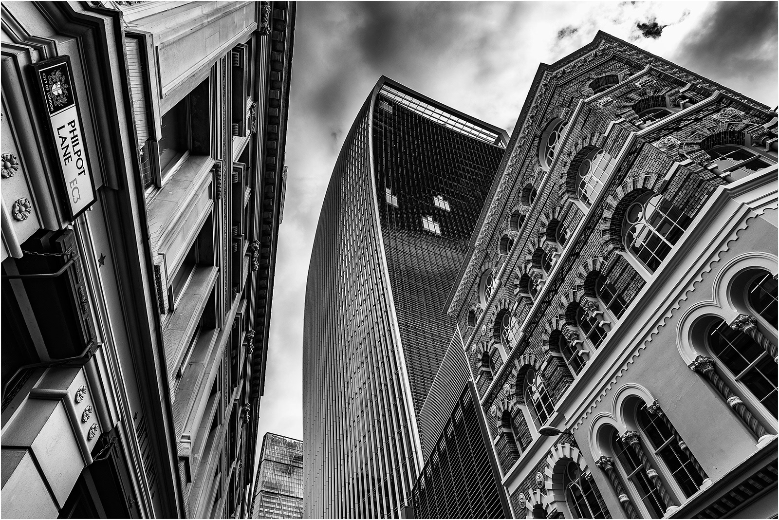 1st: Philpot Lane (Simon  Harding) 20 points