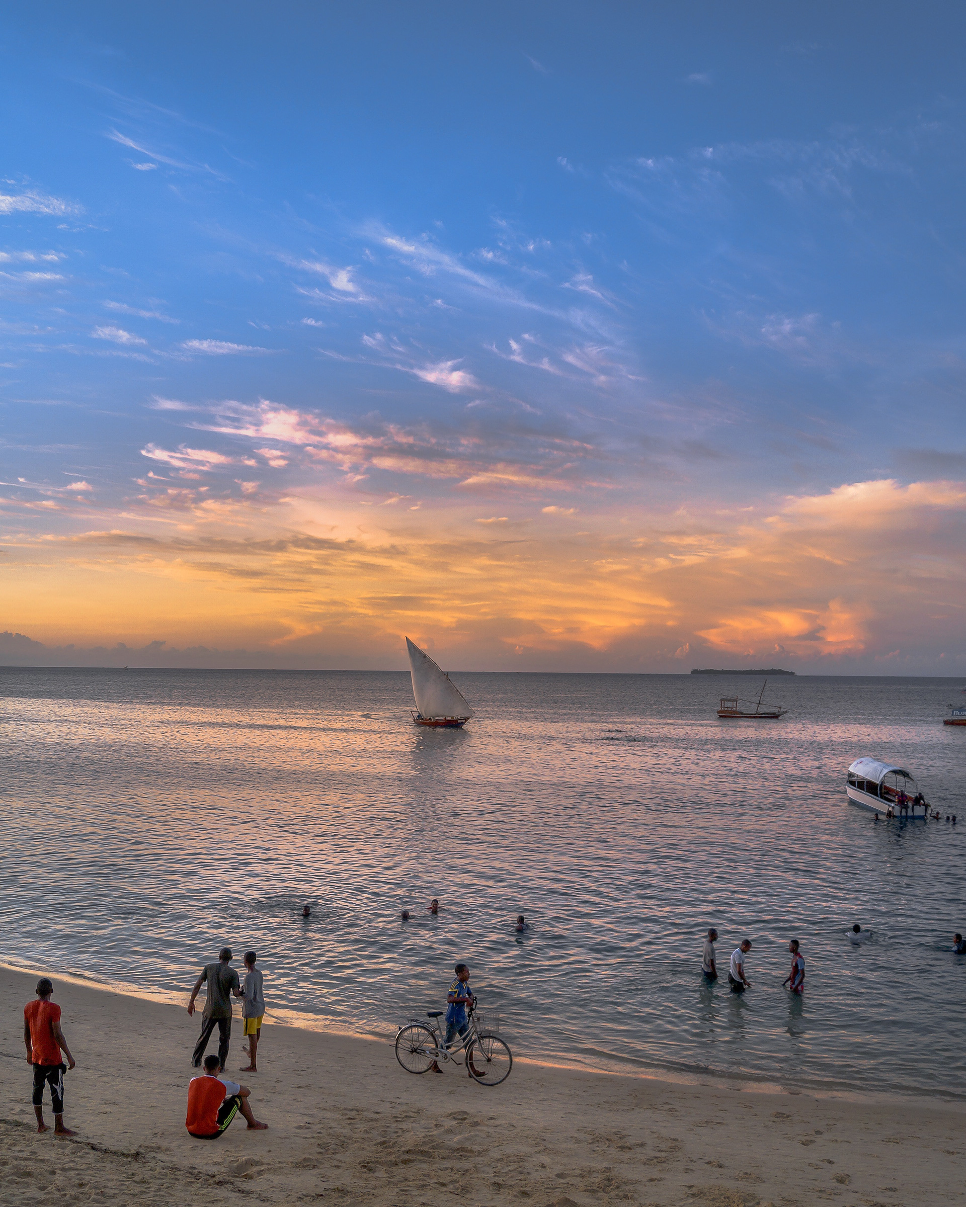 Zanzibar - boats & beach