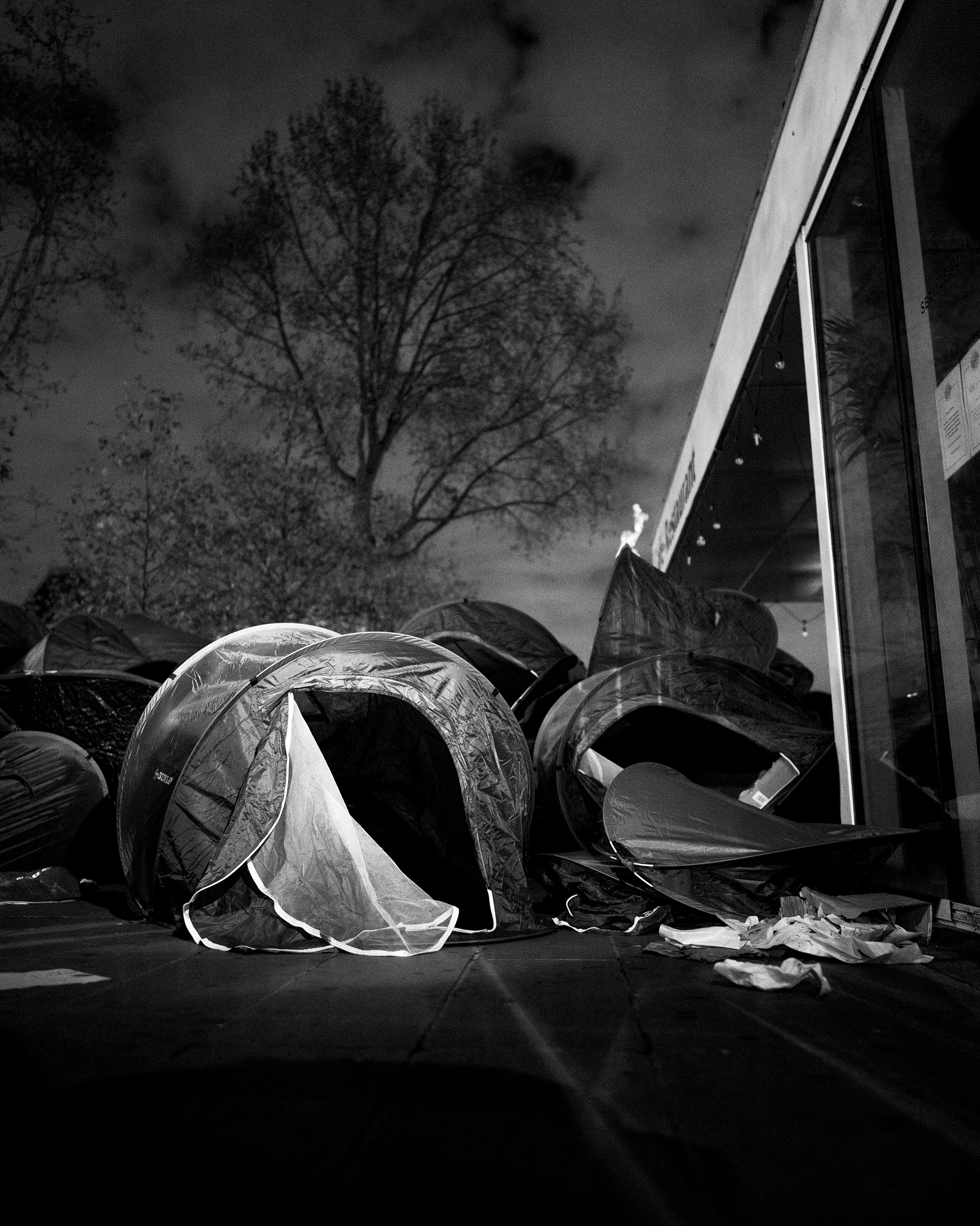 Action Utopia56 Exilés Place République 23/11/2020
