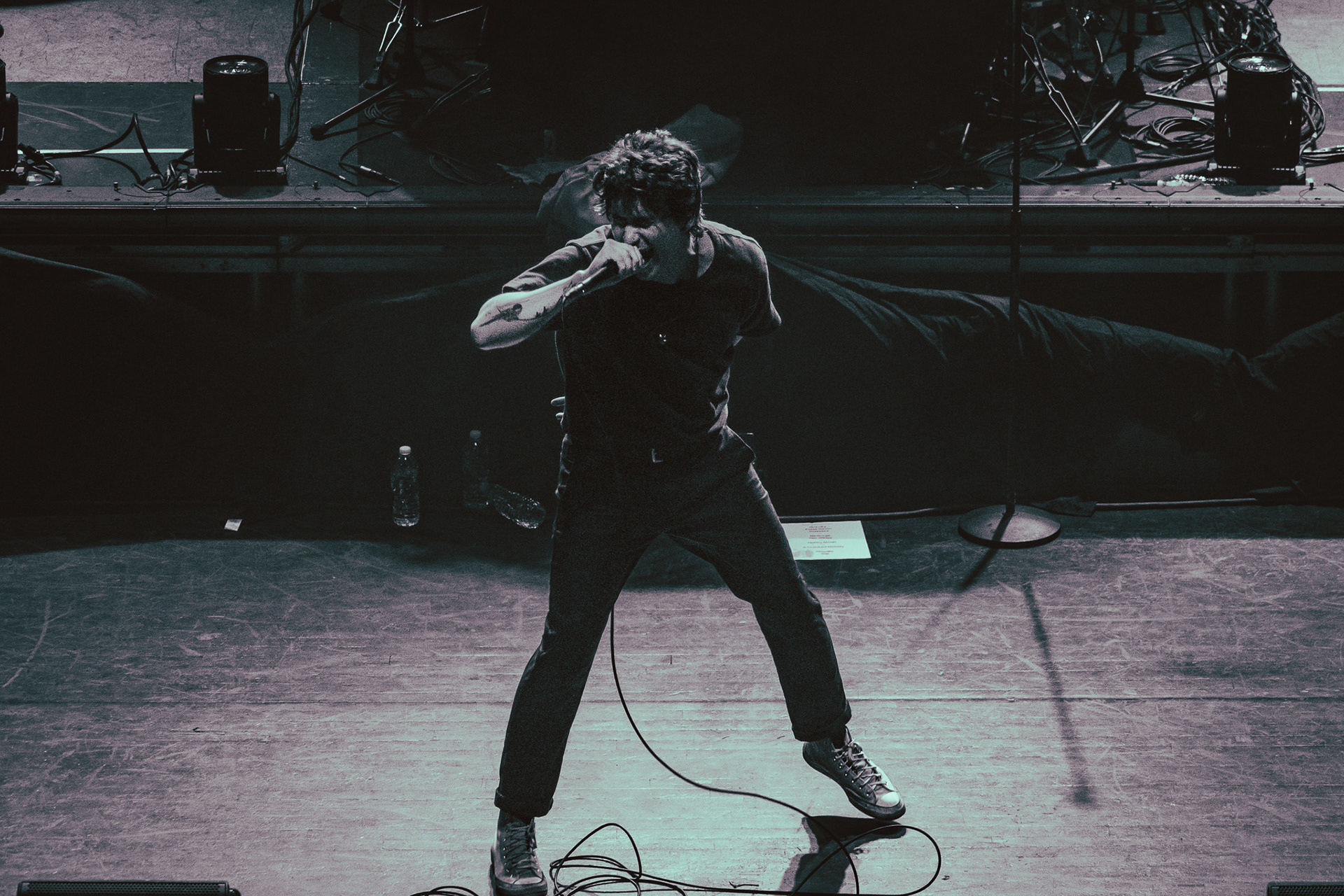 Lucas Woodland (Holding Absence)