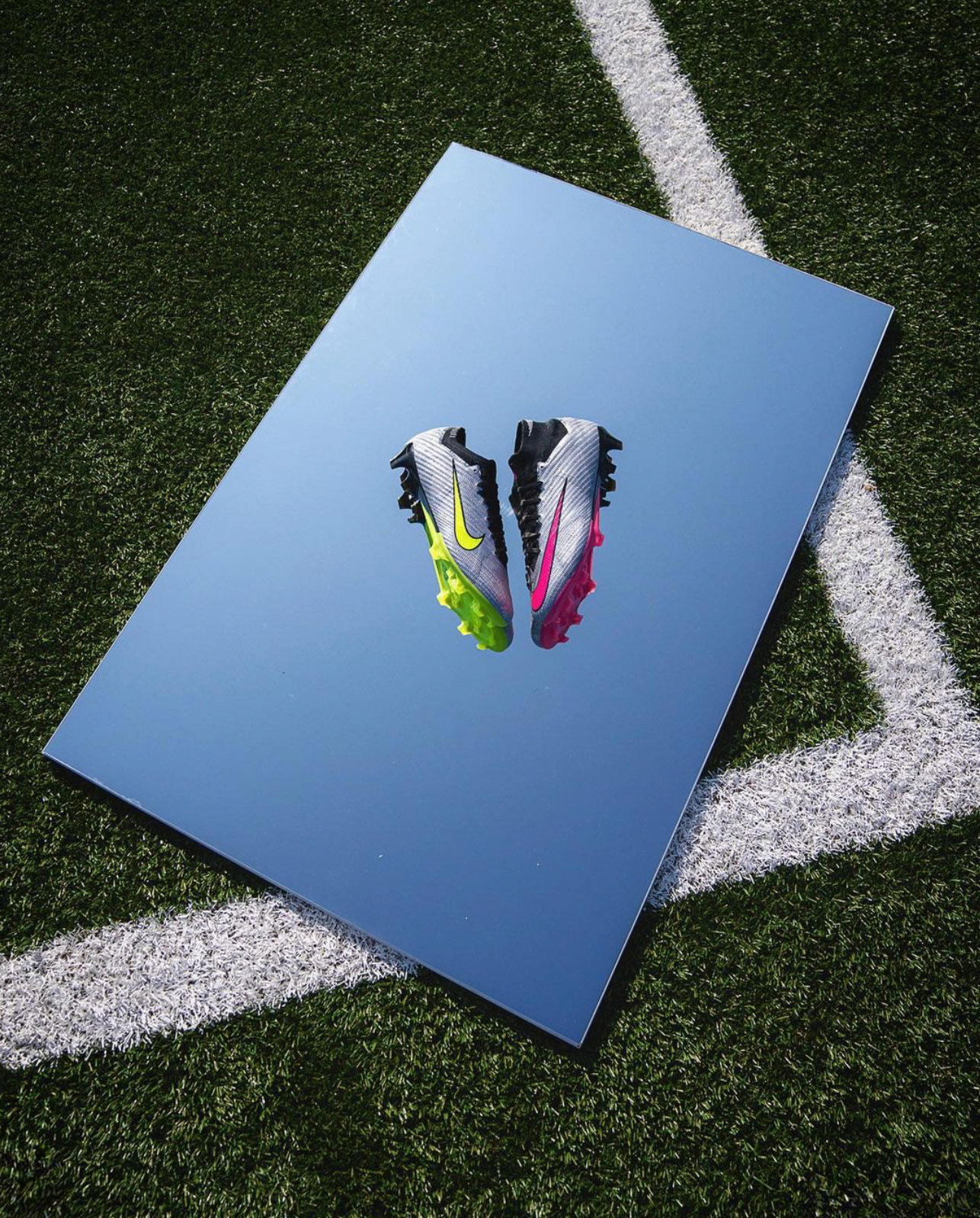 Silver Pack Mercurial Packshot