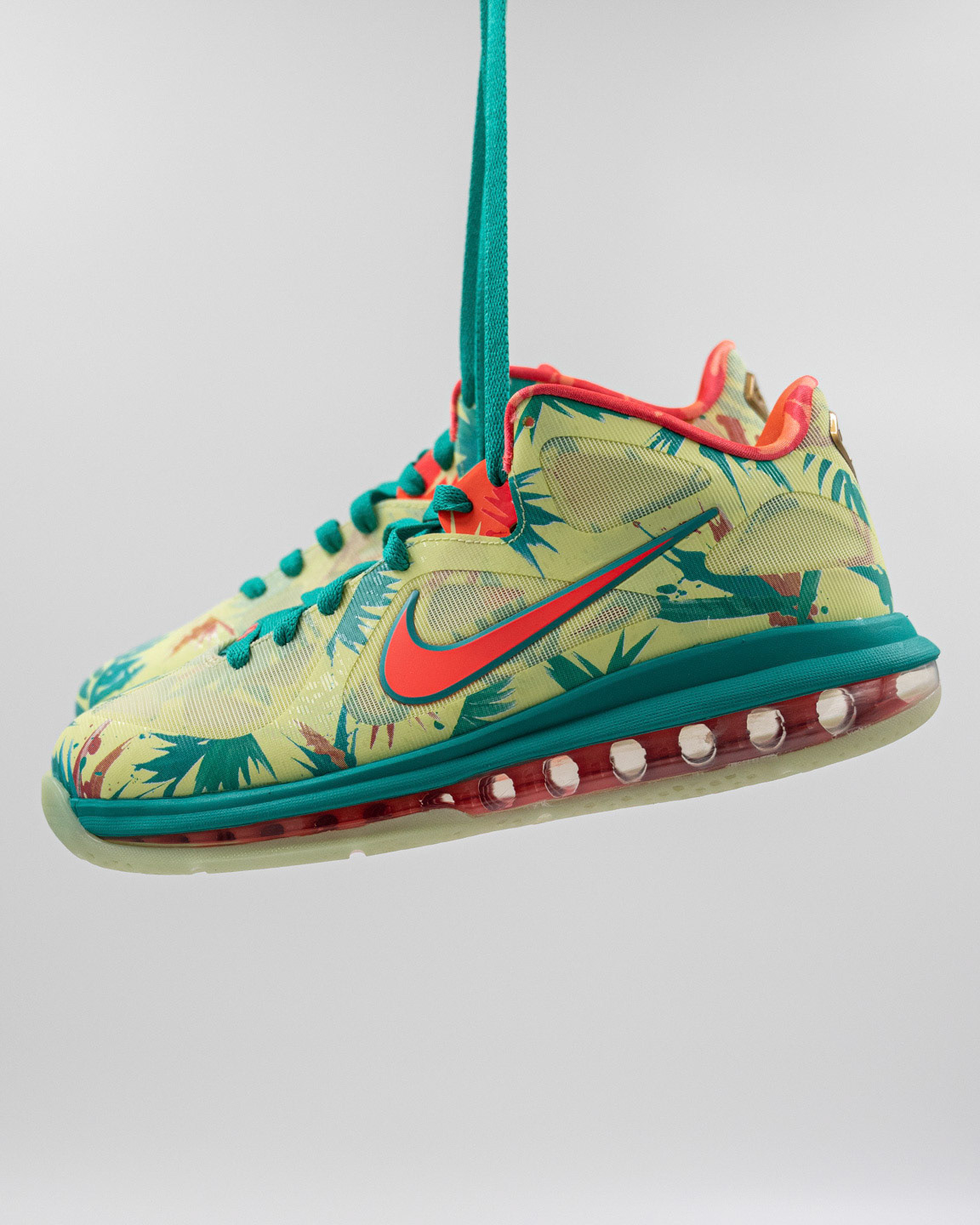 Shoot LeBron James Packshot