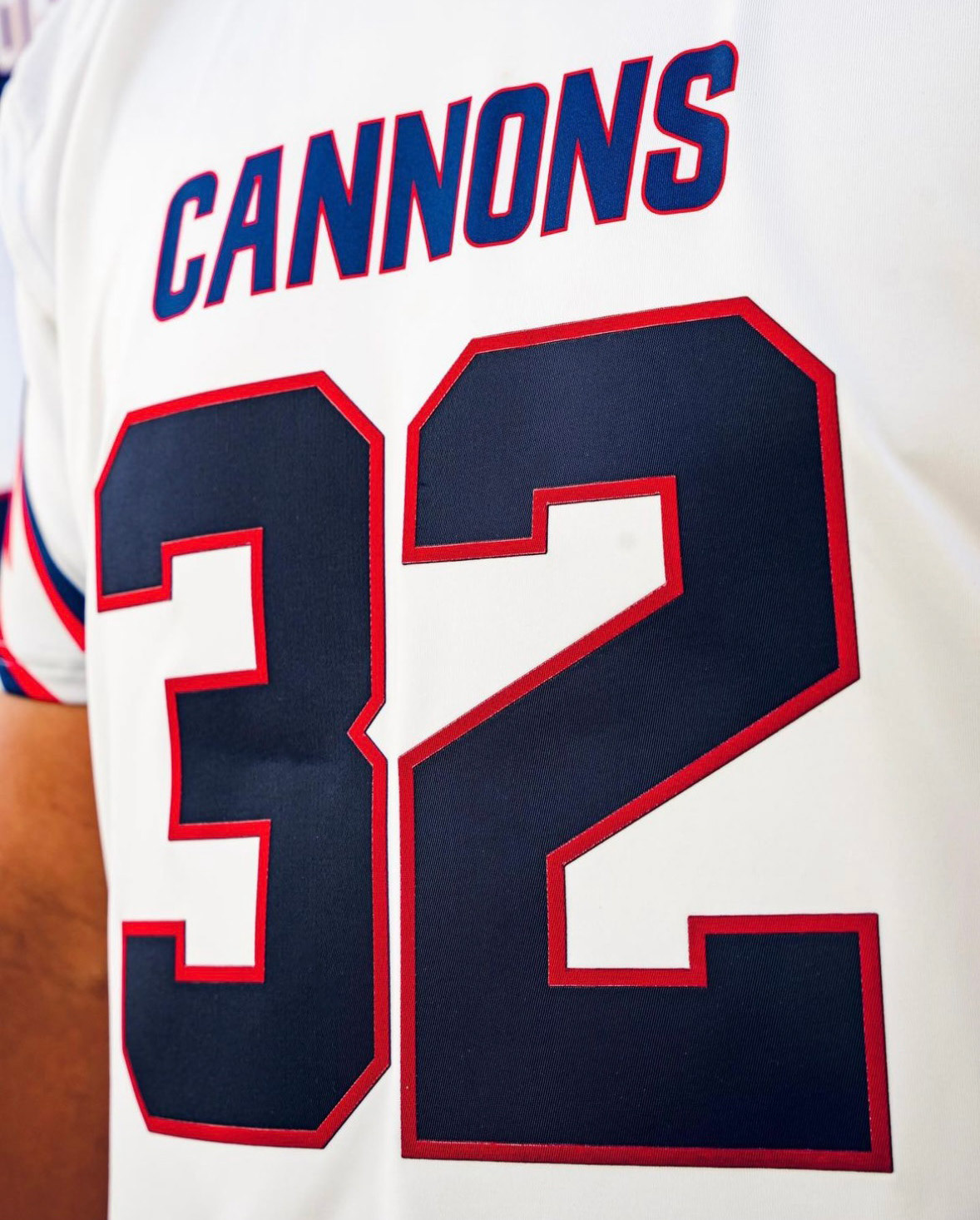Alternate white jersey front details