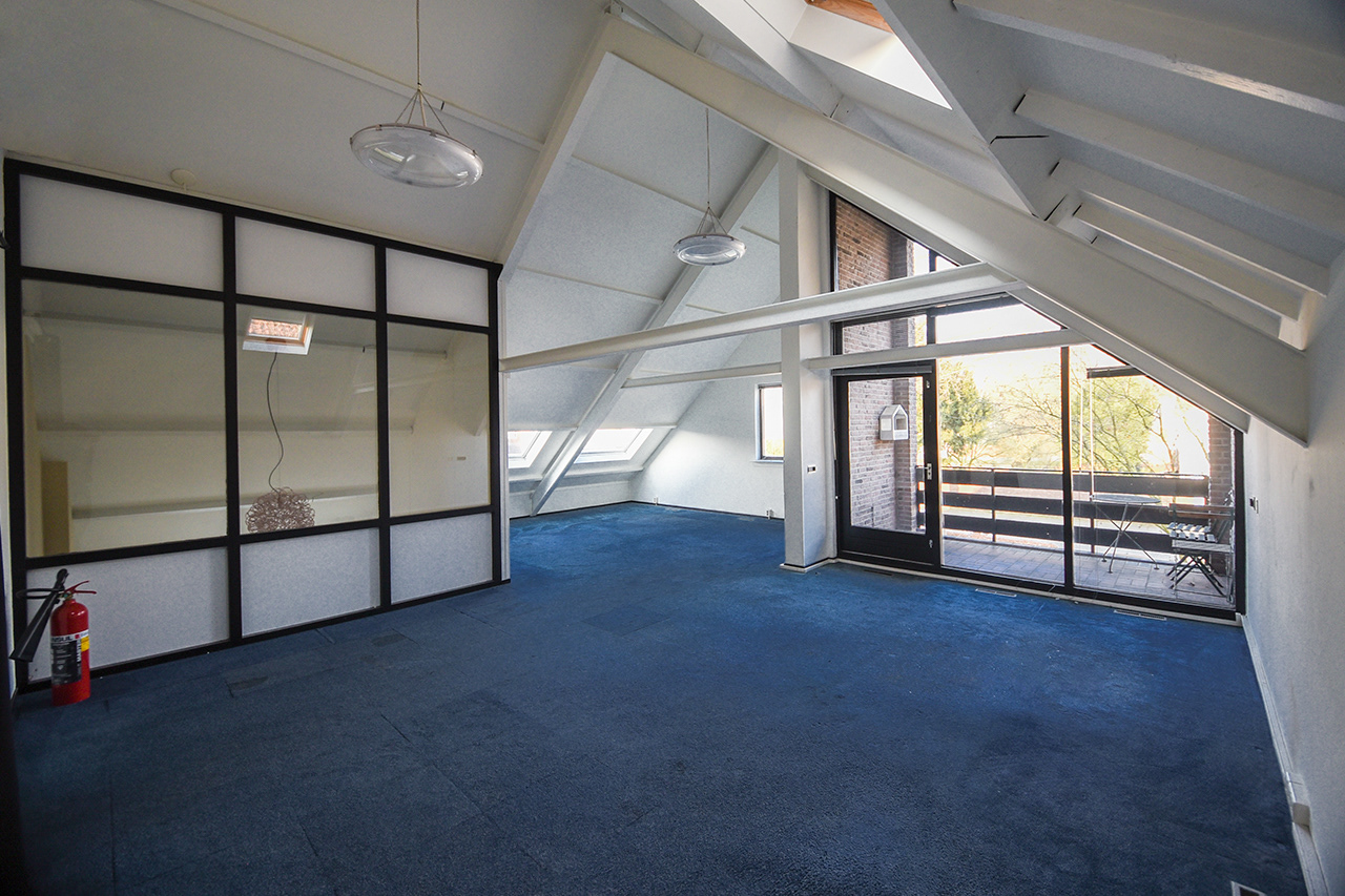 Open werkruimte eerste verdieping