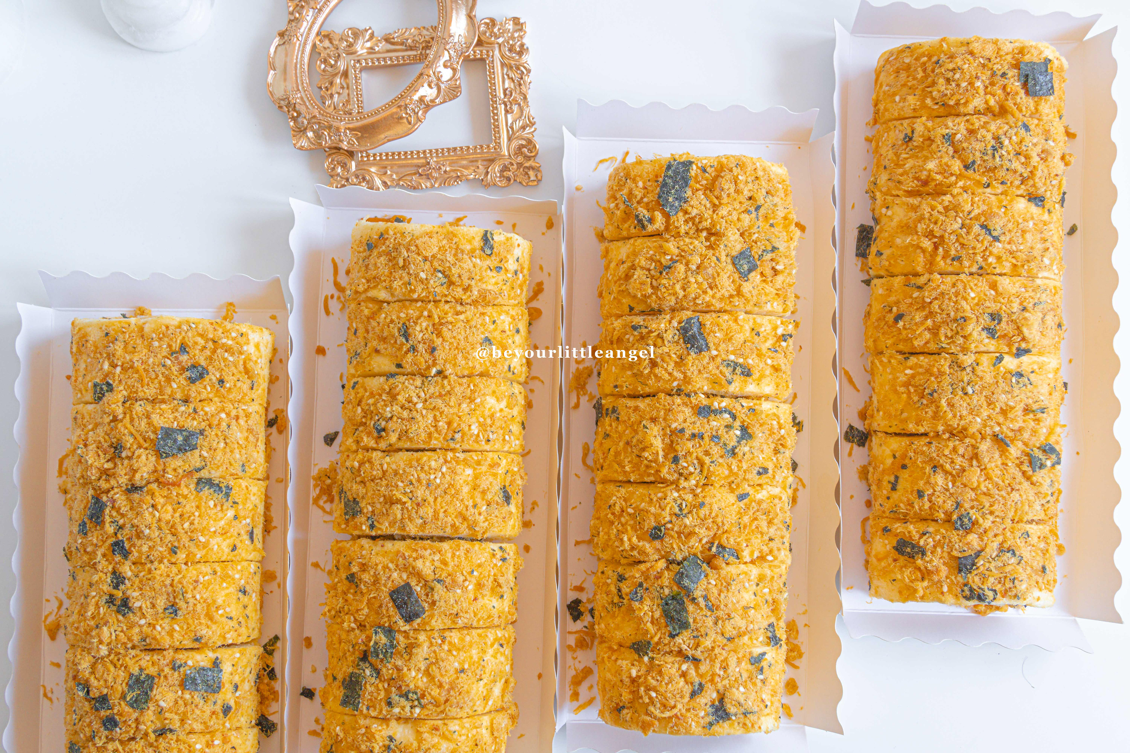 Meat floss cake roll